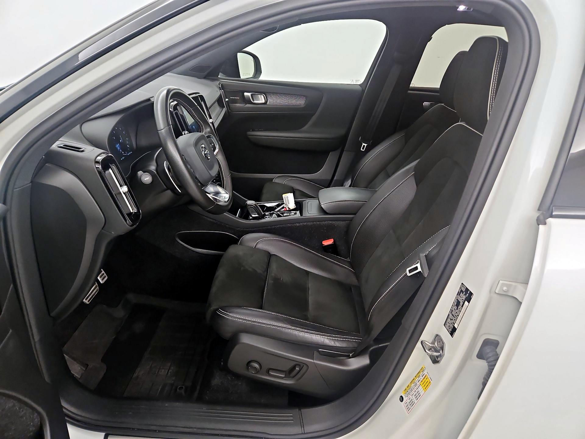 Thumbnail: 2020 Volvo XC40 - 11