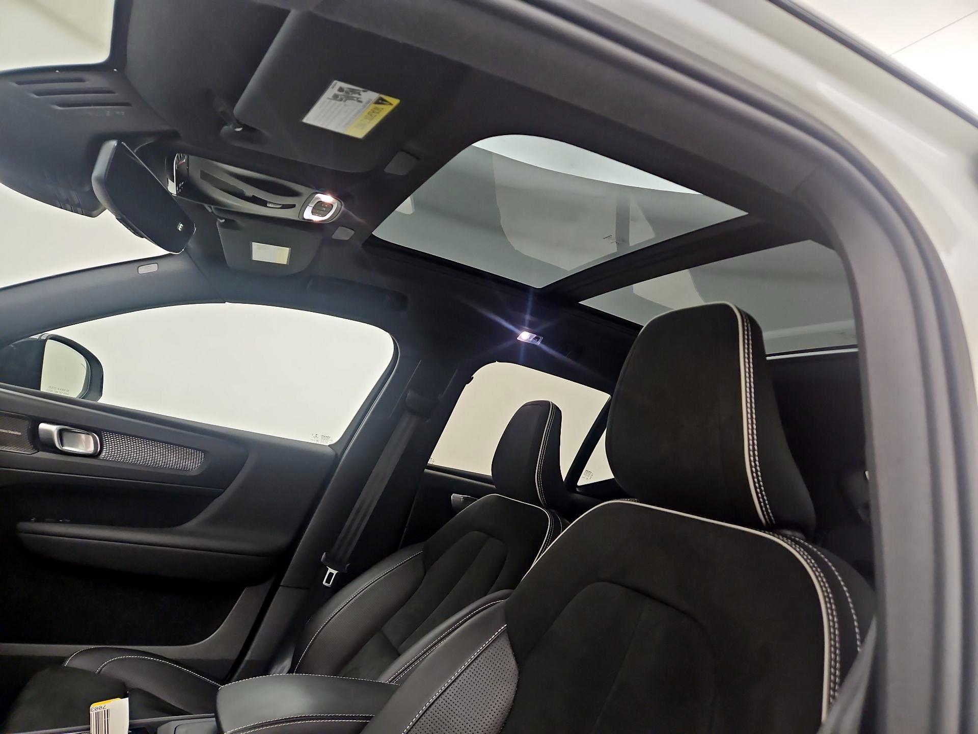 Thumbnail: 2020 Volvo XC40 - 20
