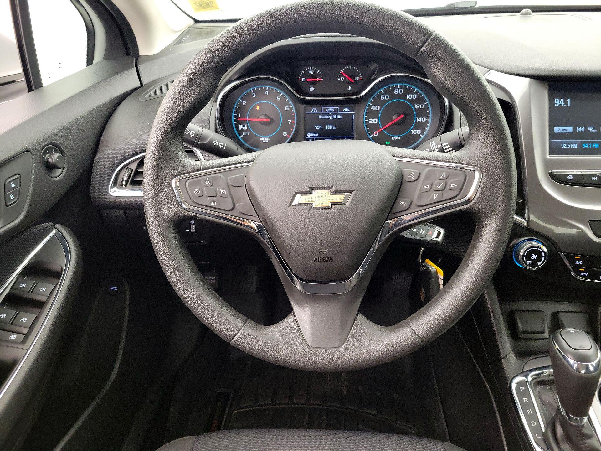 Thumbnail: 2018 Chevrolet Cruze - 10