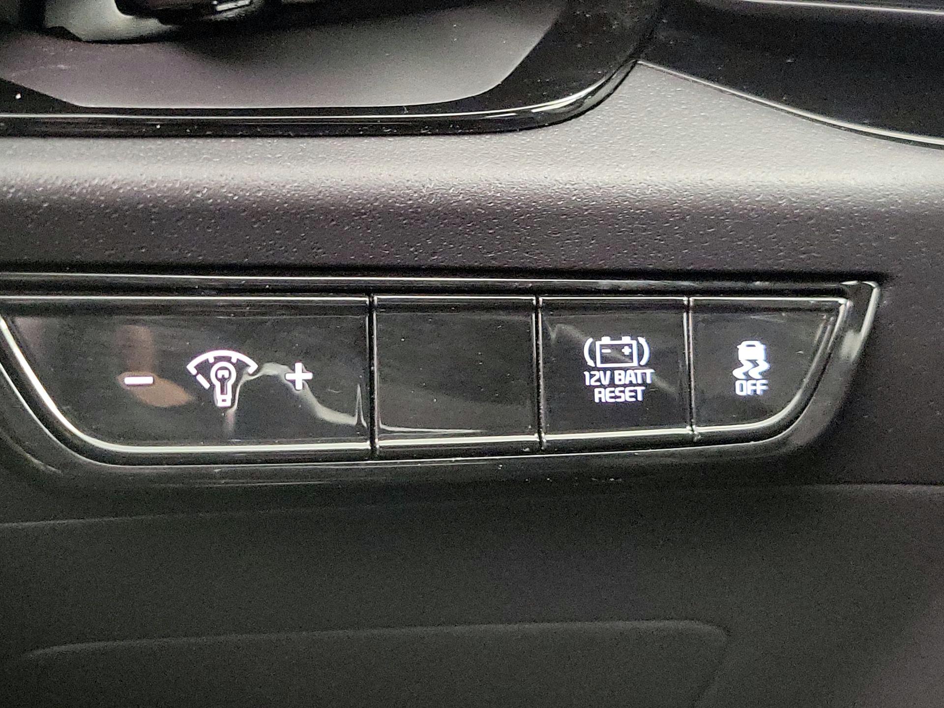 Thumbnail: 2025 Kia Niro - 13
