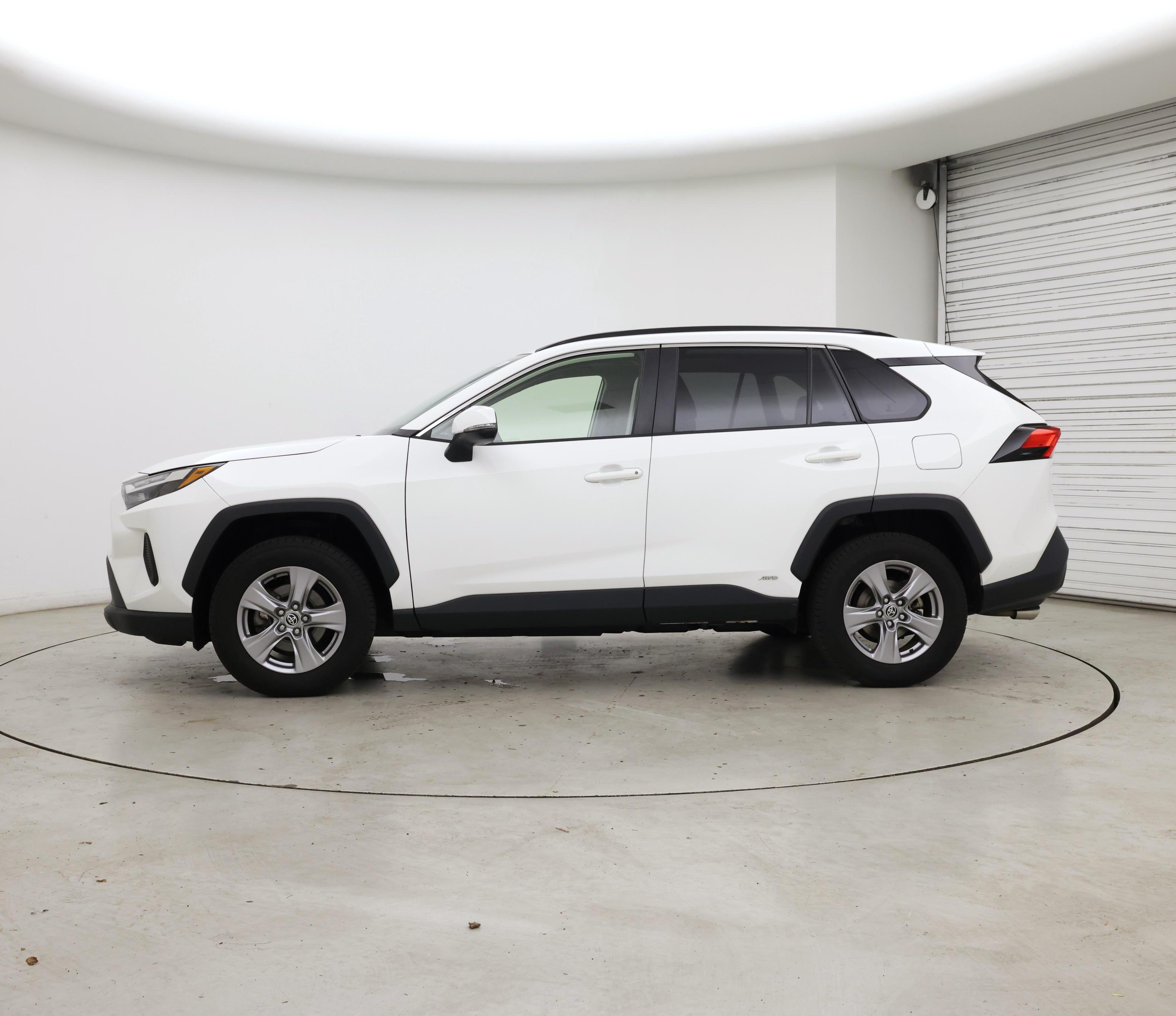 Thumbnail: 2022 Toyota RAV4 - 3