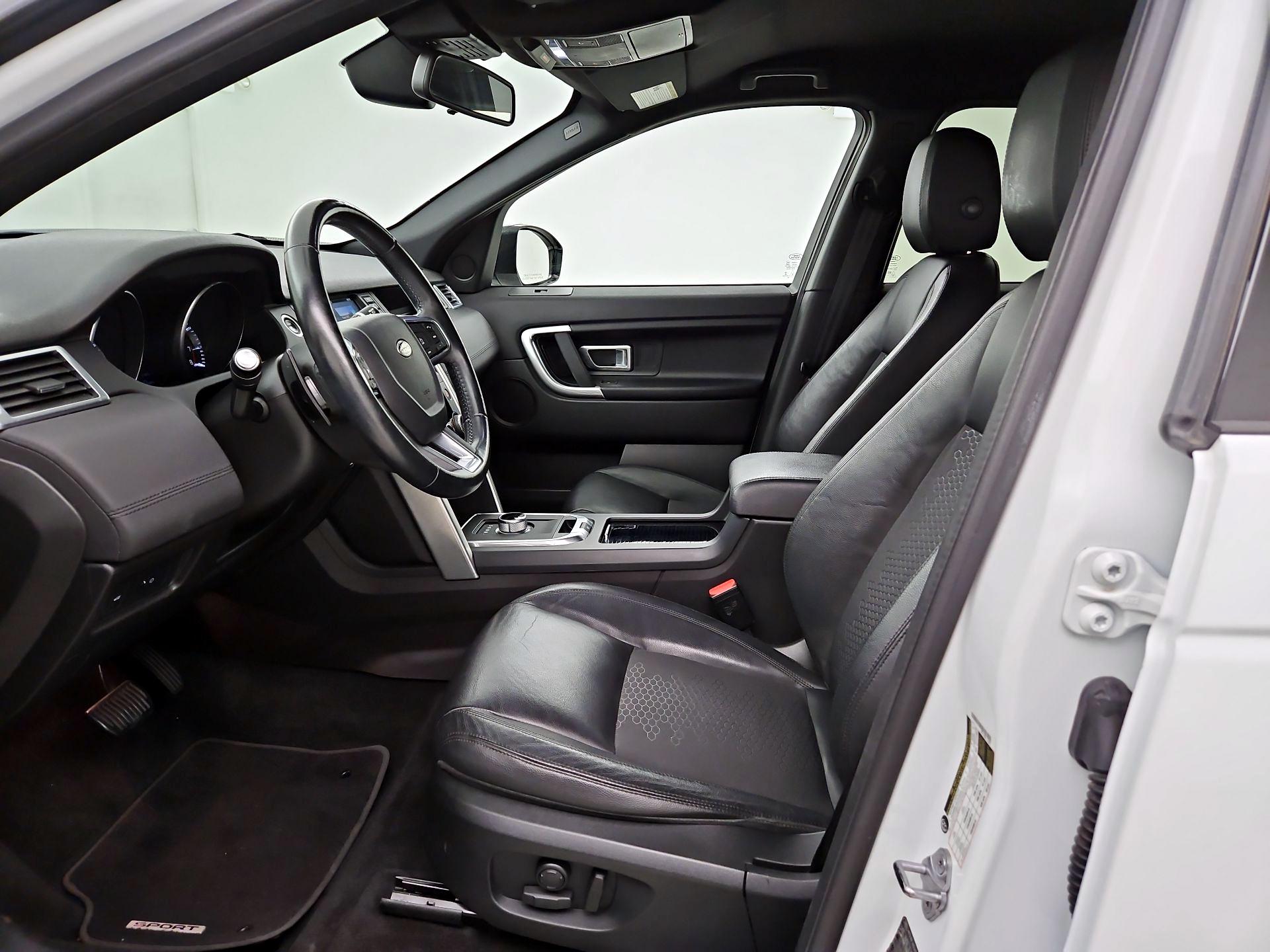 Thumbnail: 2016 Land Rover Discovery Sport - 9