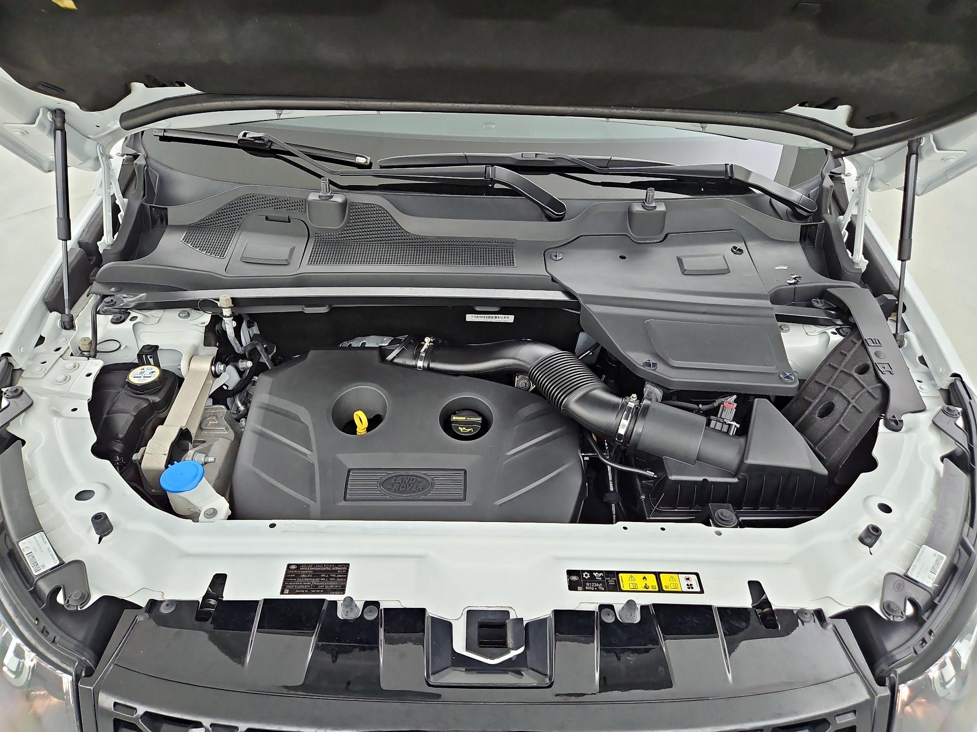 Thumbnail: 2016 Land Rover Discovery Sport - 19