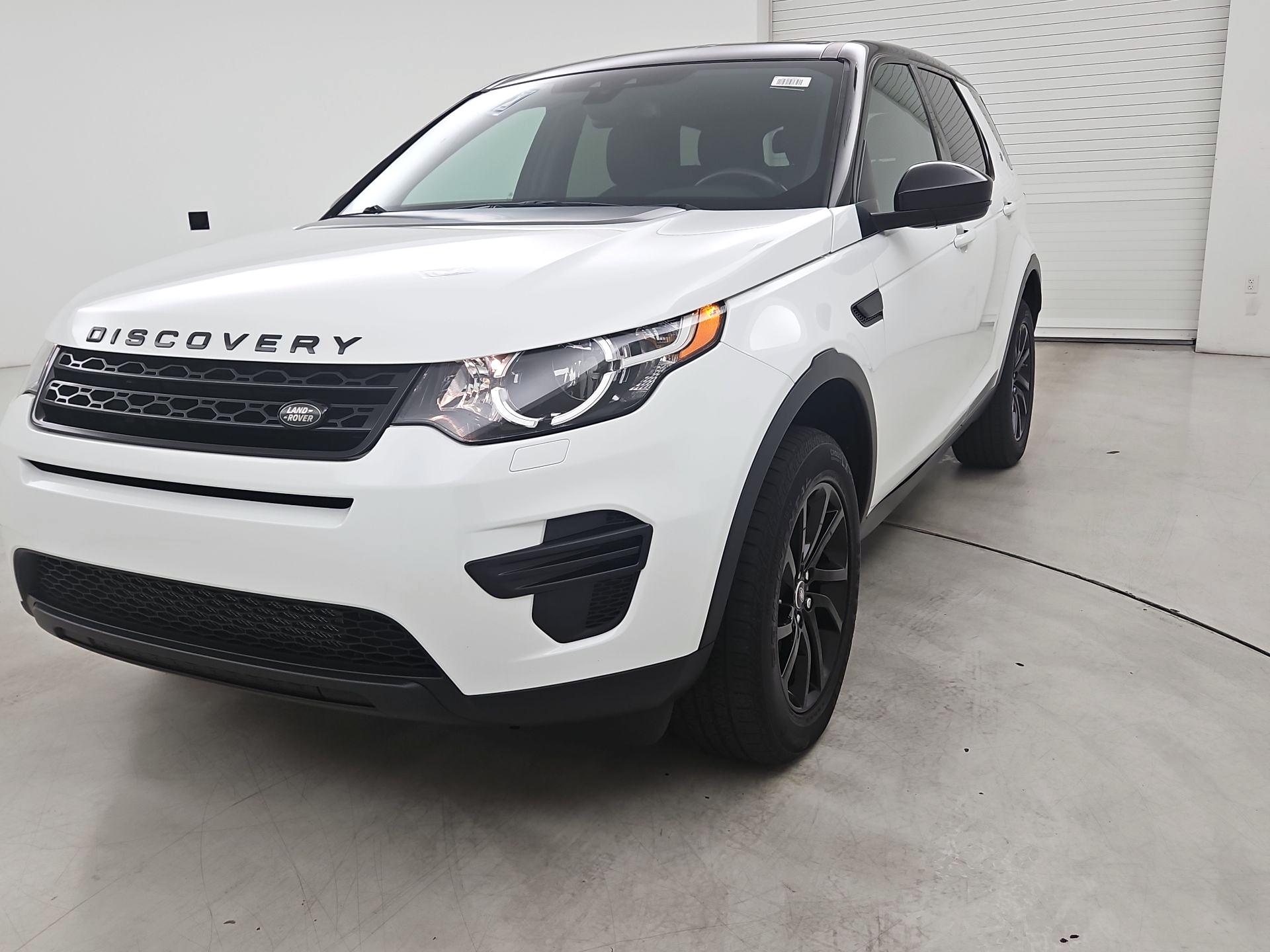Thumbnail: 2016 Land Rover Discovery Sport - 3