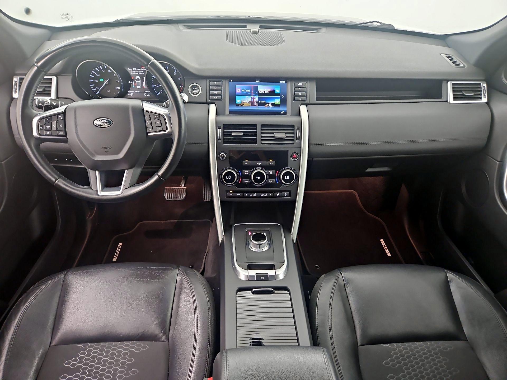 Thumbnail: 2016 Land Rover Discovery Sport - 8