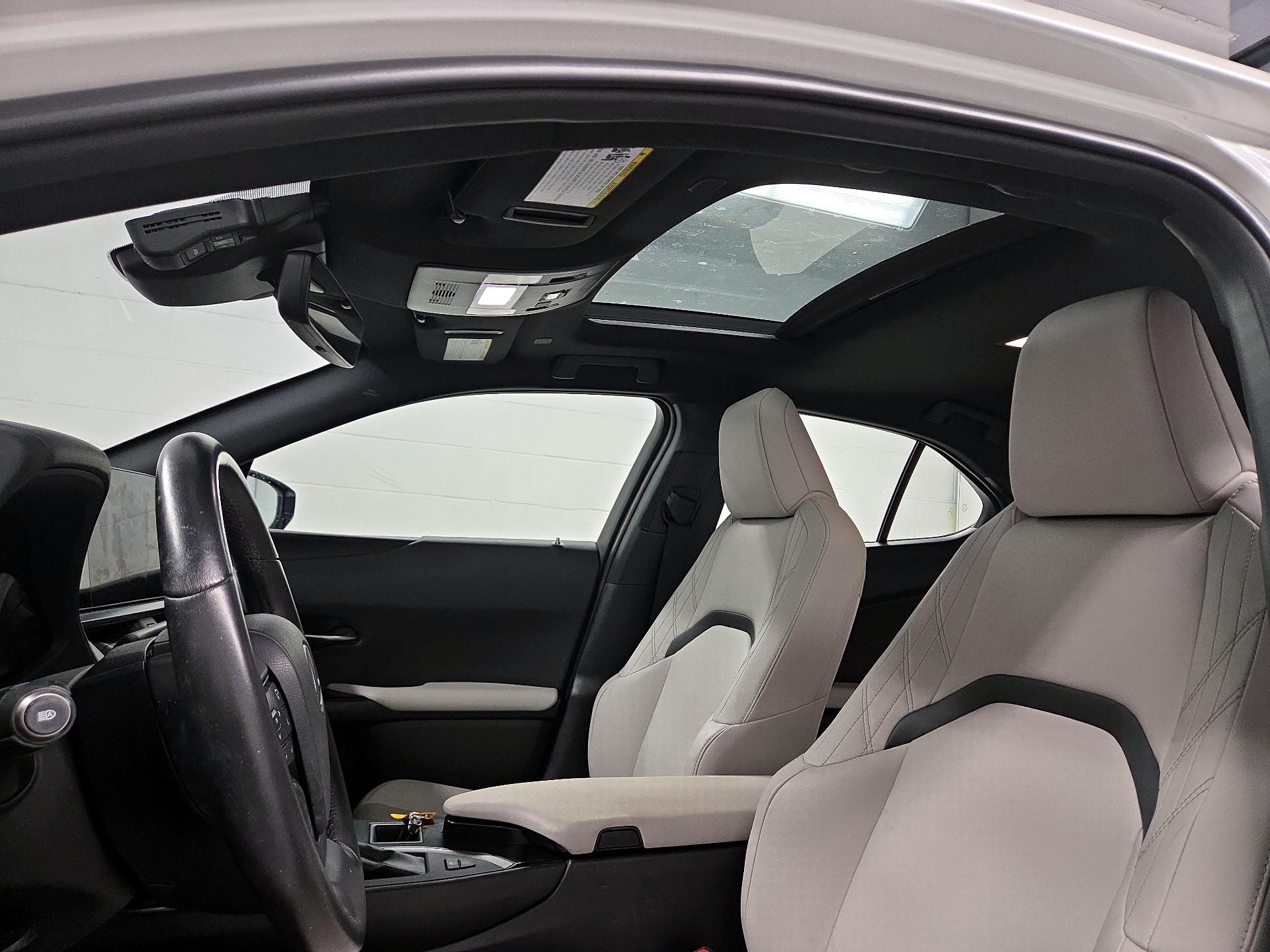 Thumbnail: 2024 Lexus UX - 17