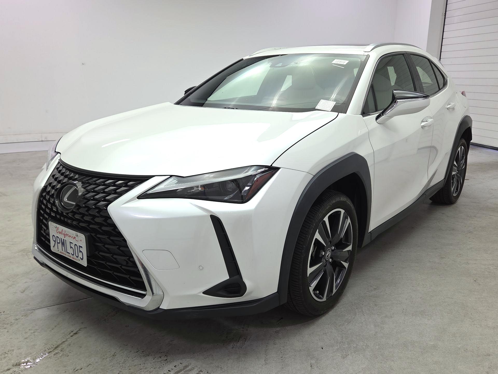 Thumbnail: 2024 Lexus UX - 3