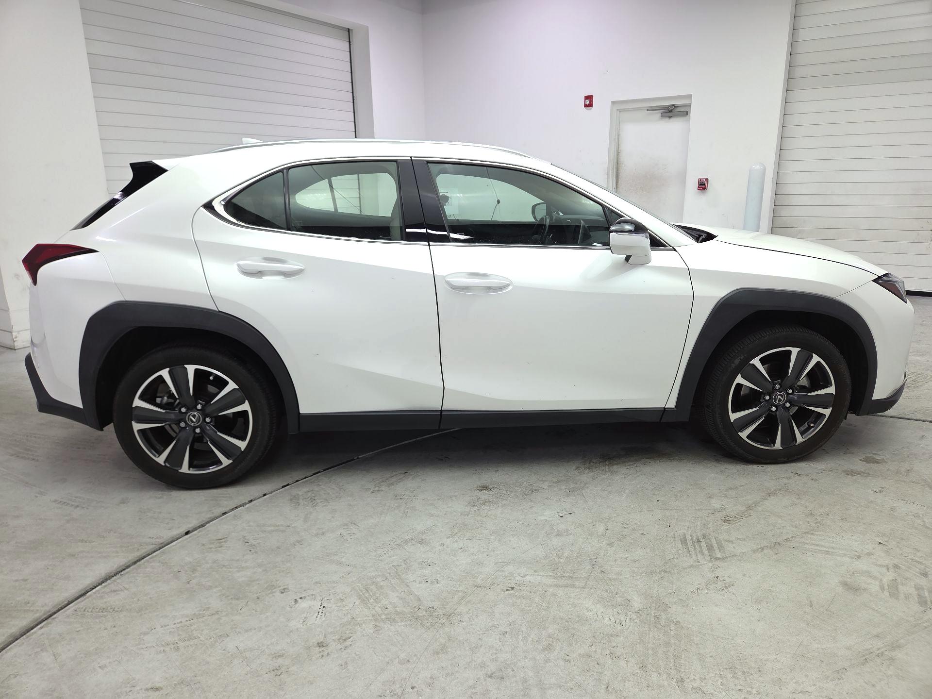 Thumbnail: 2024 Lexus UX - 4