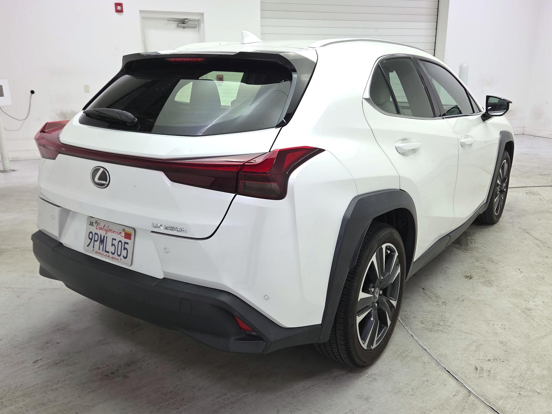 Thumbnail: 2024 Lexus UX - 5