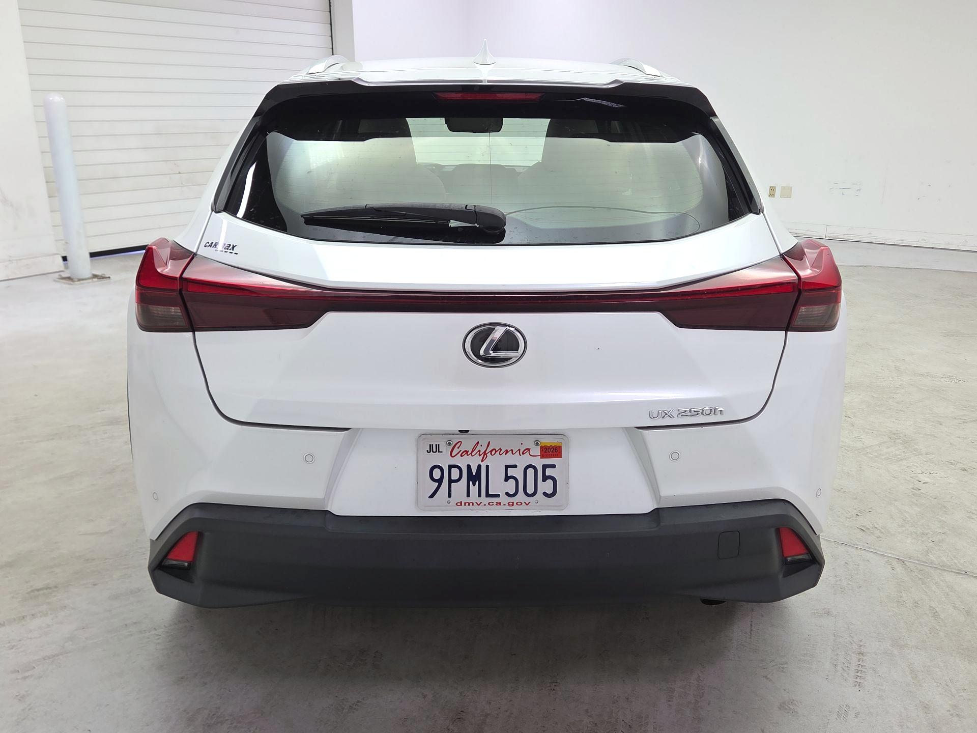 Thumbnail: 2024 Lexus UX - 6