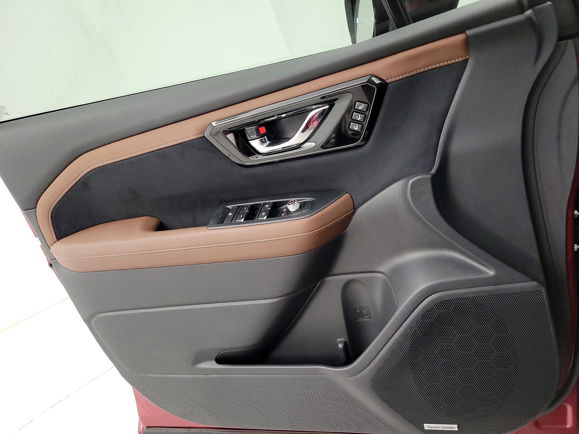 Thumbnail: 2025 Subaru Forester - 12
