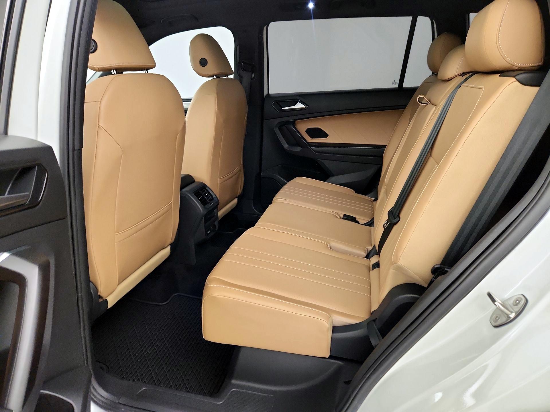 Thumbnail: 2023 Volkswagen Tiguan - 20