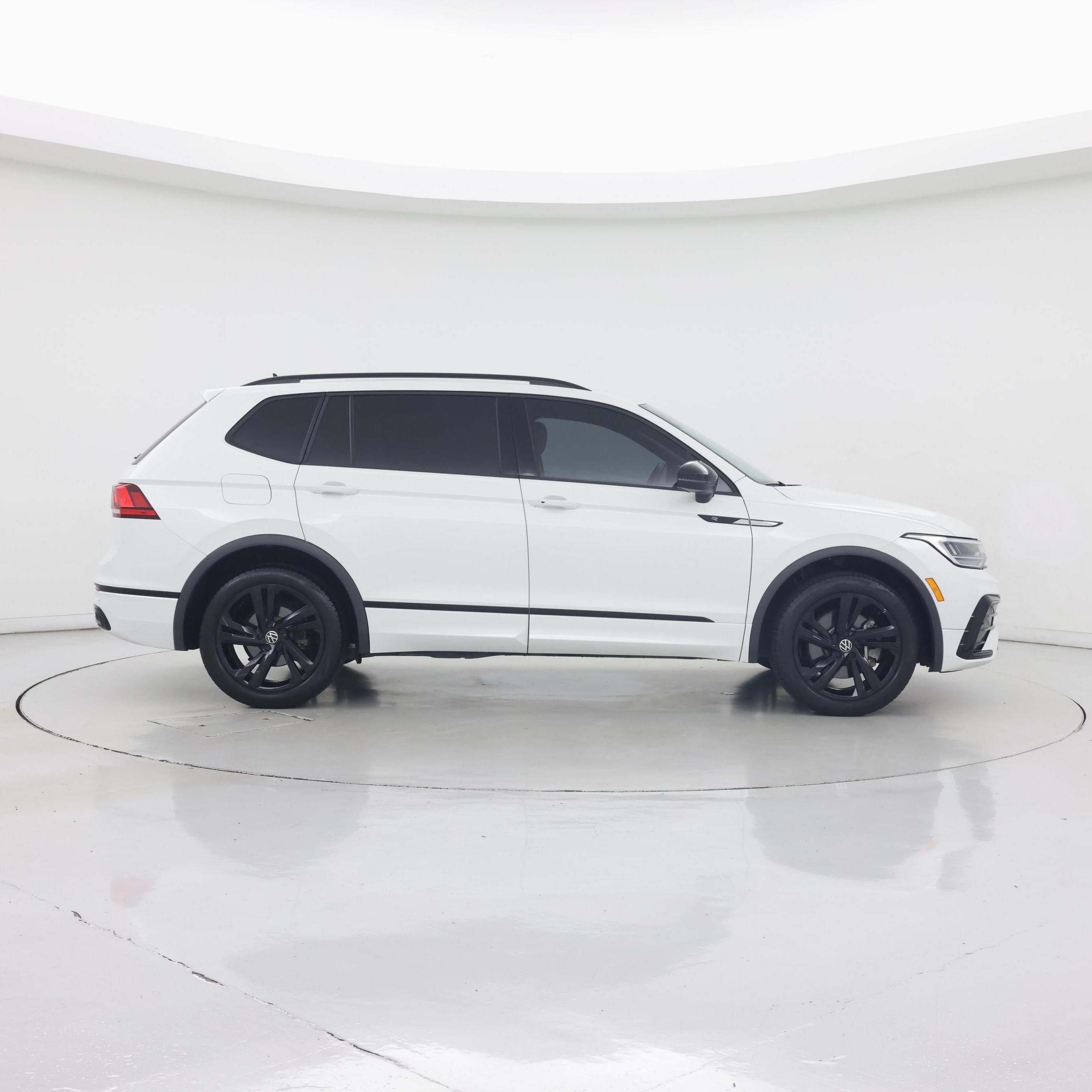Thumbnail: 2023 Volkswagen Tiguan - 7