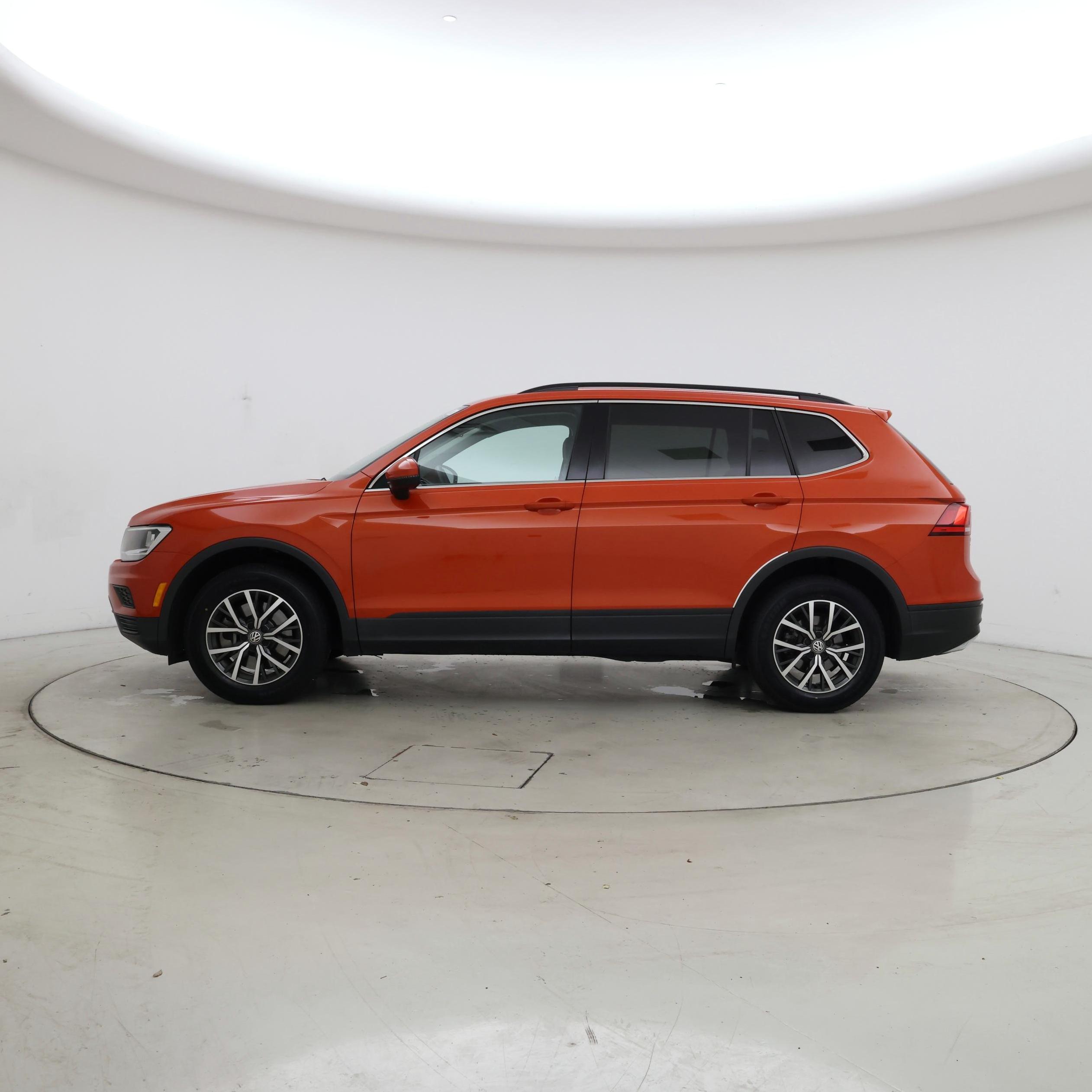 Thumbnail: 2019 Volkswagen Tiguan - 3