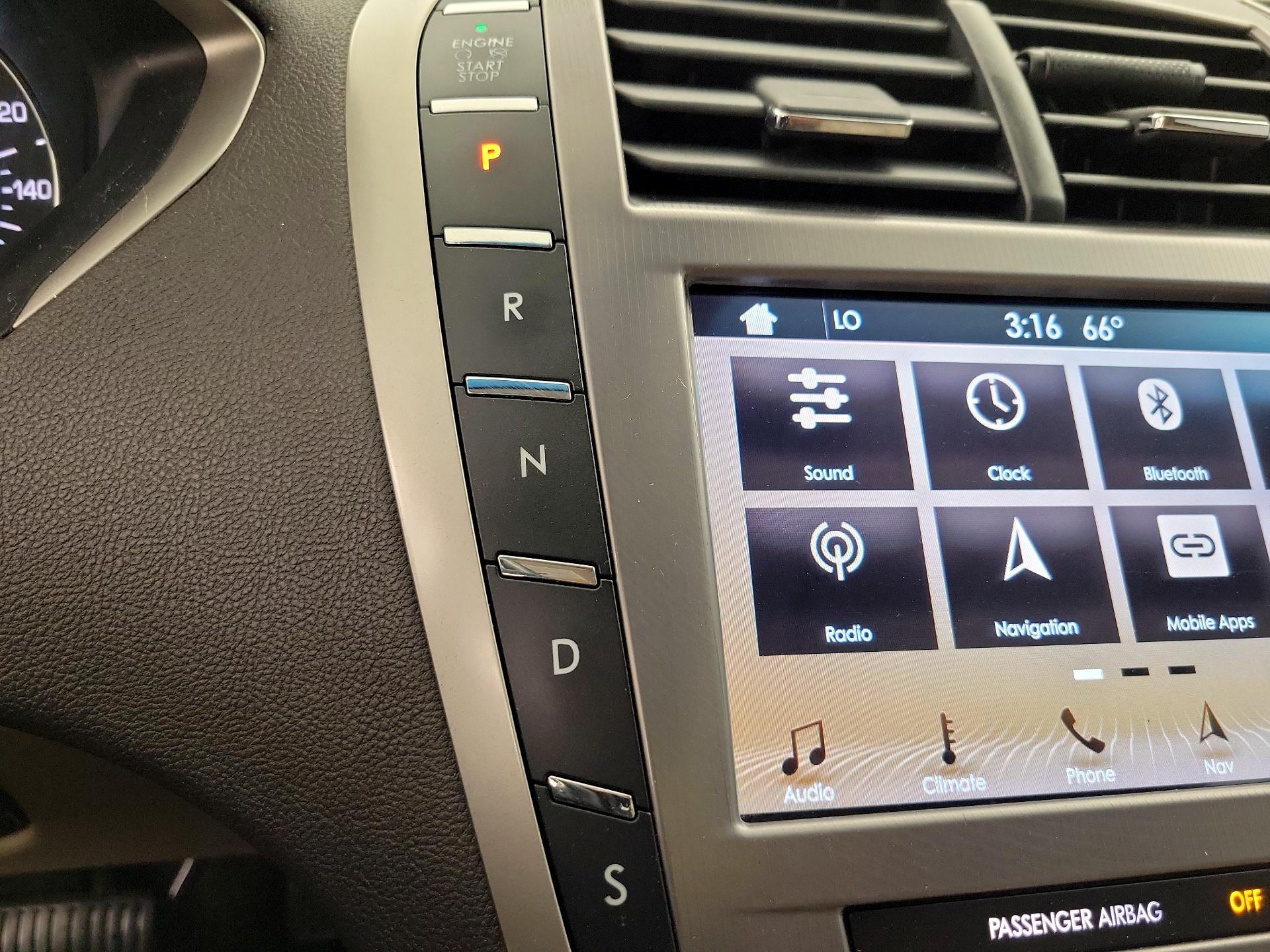 Thumbnail: 2017 Lincoln MKZ - 18