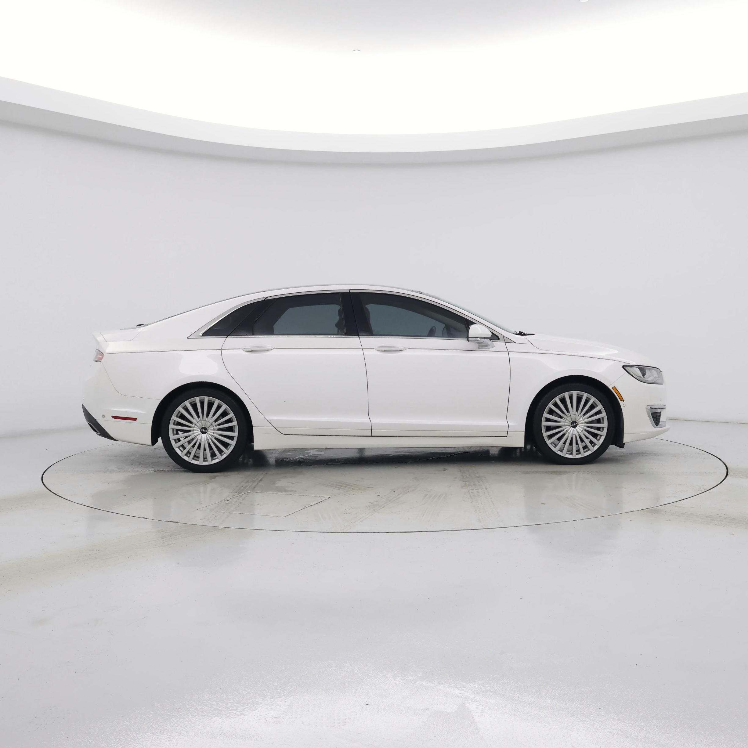 Thumbnail: 2017 Lincoln MKZ - 7