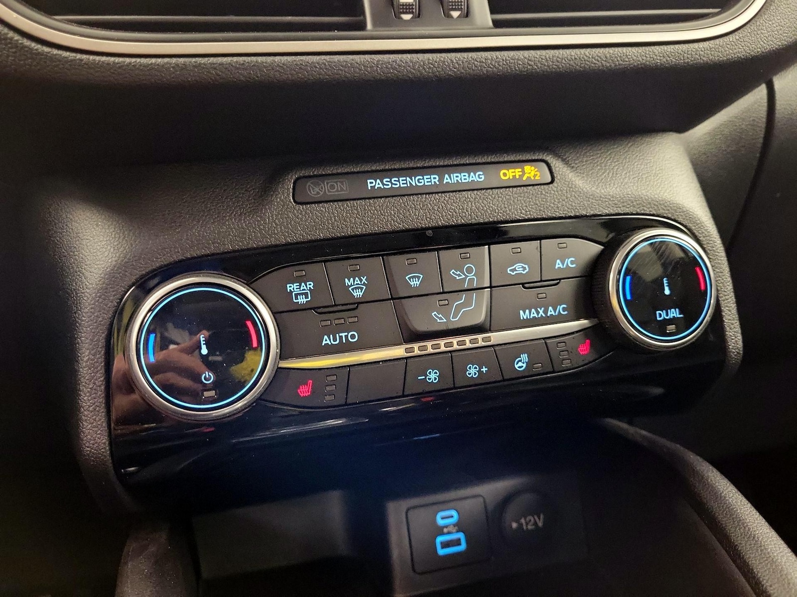 2022 Ford Escape SEL - Photo 17