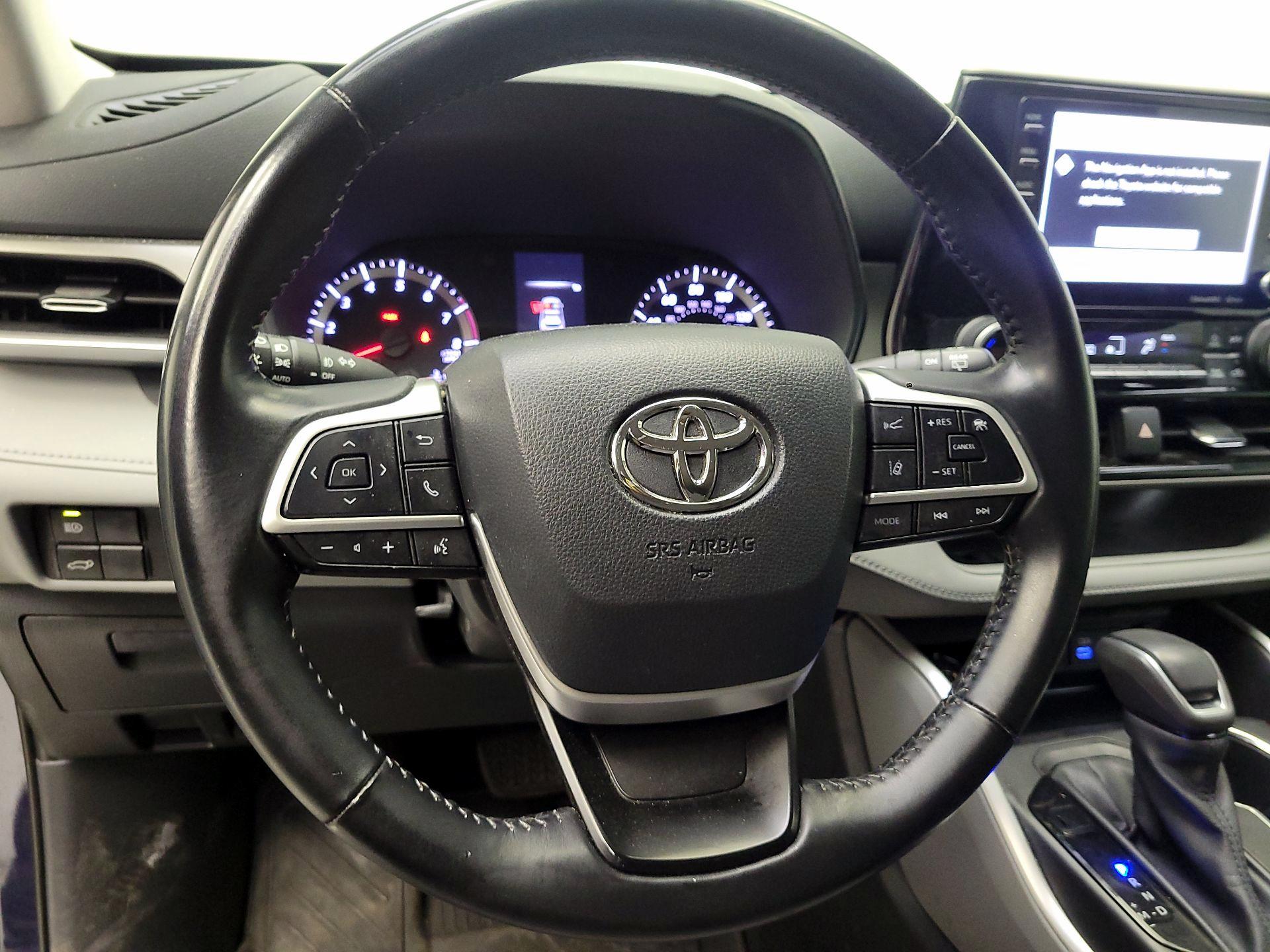 Thumbnail: 2022 Toyota Highlander - 10