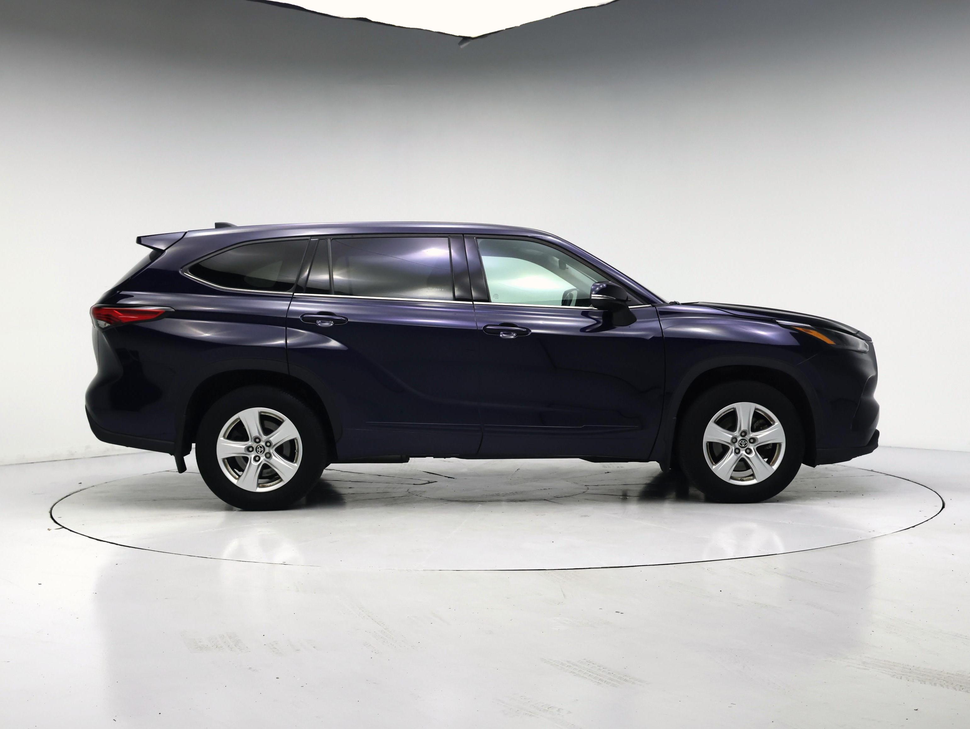 Thumbnail: 2022 Toyota Highlander - 7