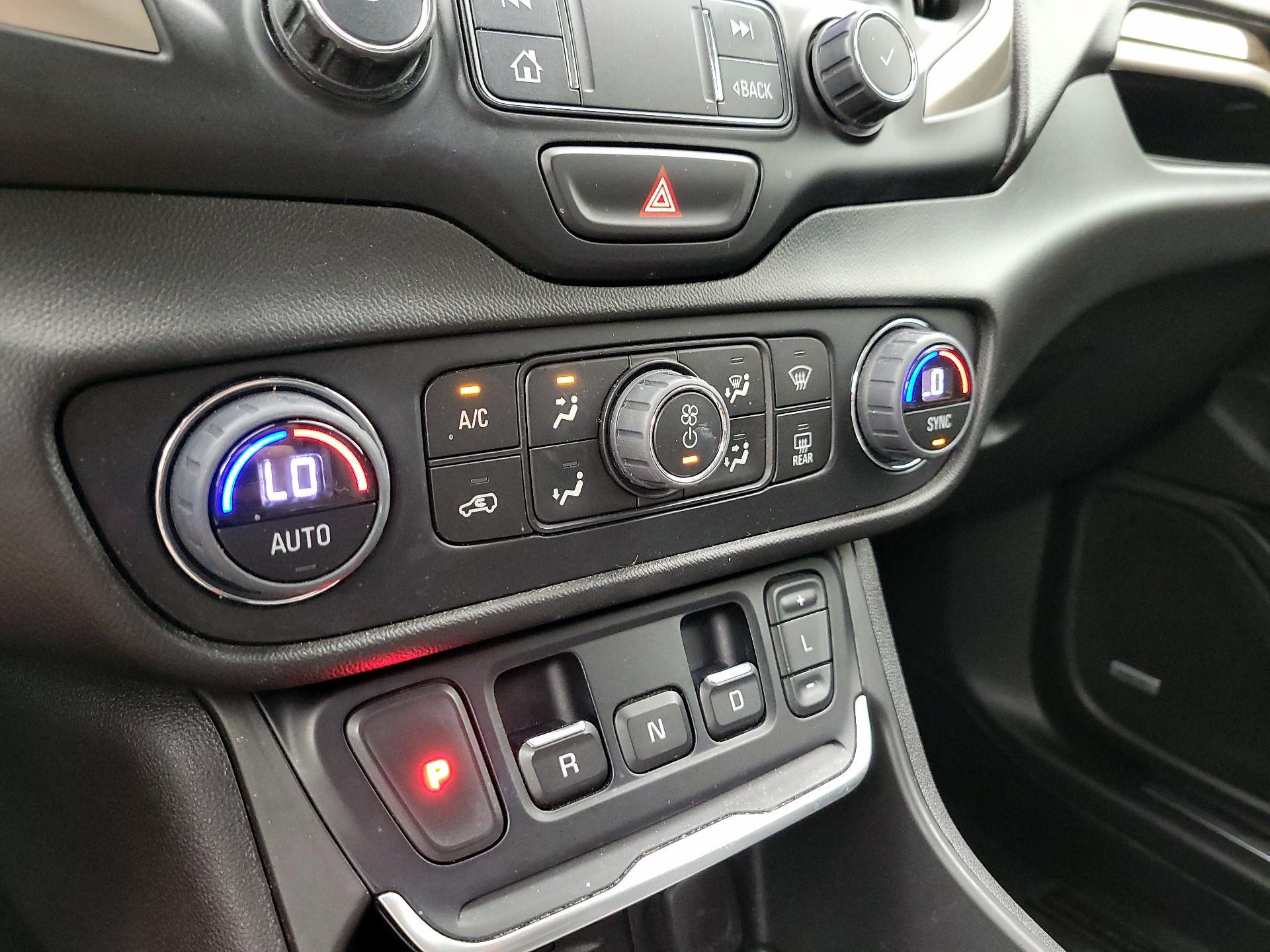 Thumbnail: 2020 GMC Terrain - 17