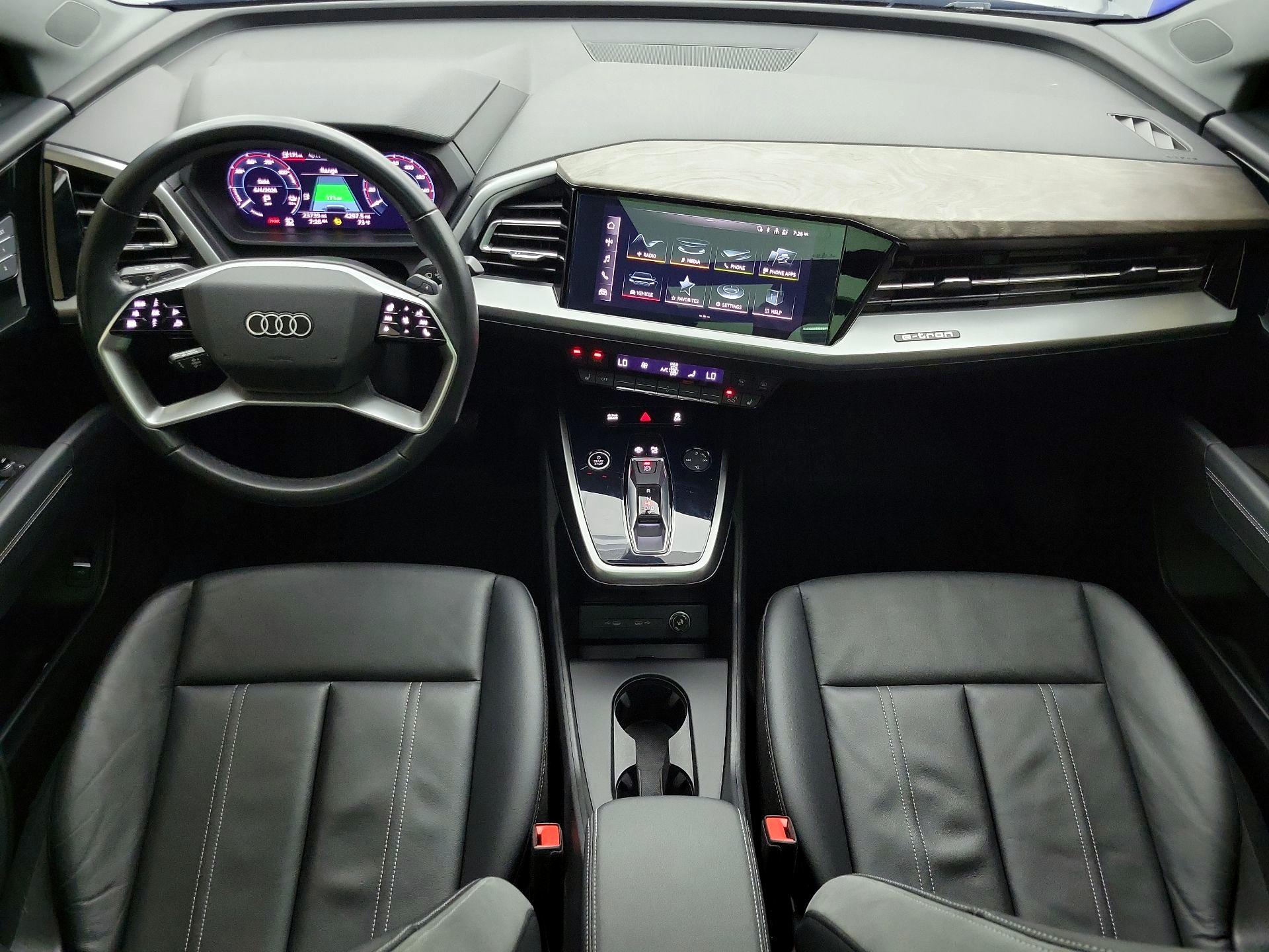 Thumbnail: 2022 Audi Q4 e-tron - 9