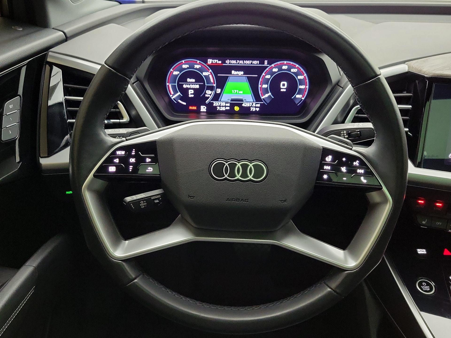 Thumbnail: 2022 Audi Q4 e-tron - 10