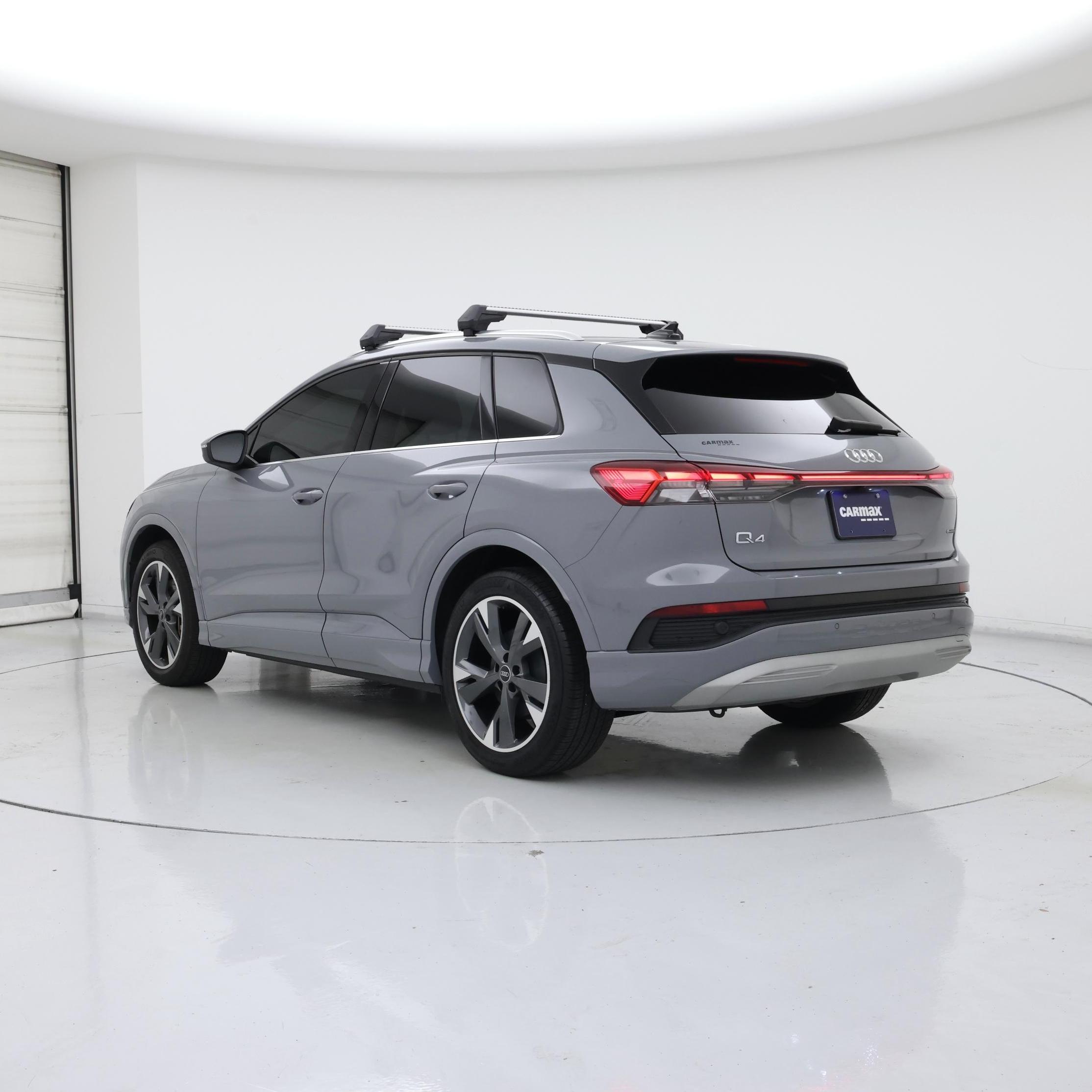 Thumbnail: 2022 Audi Q4 e-tron - 2