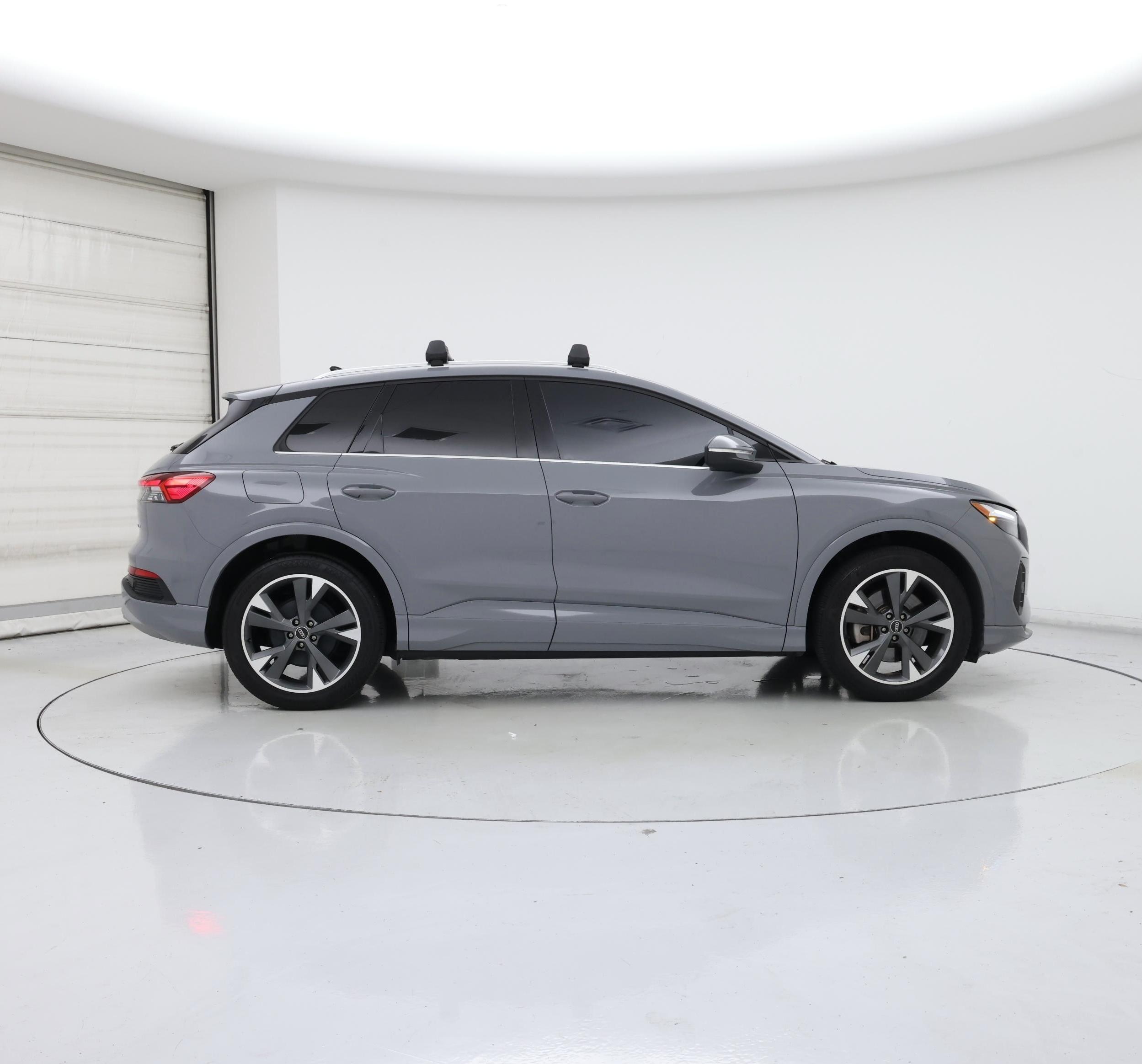 Thumbnail: 2022 Audi Q4 e-tron - 7
