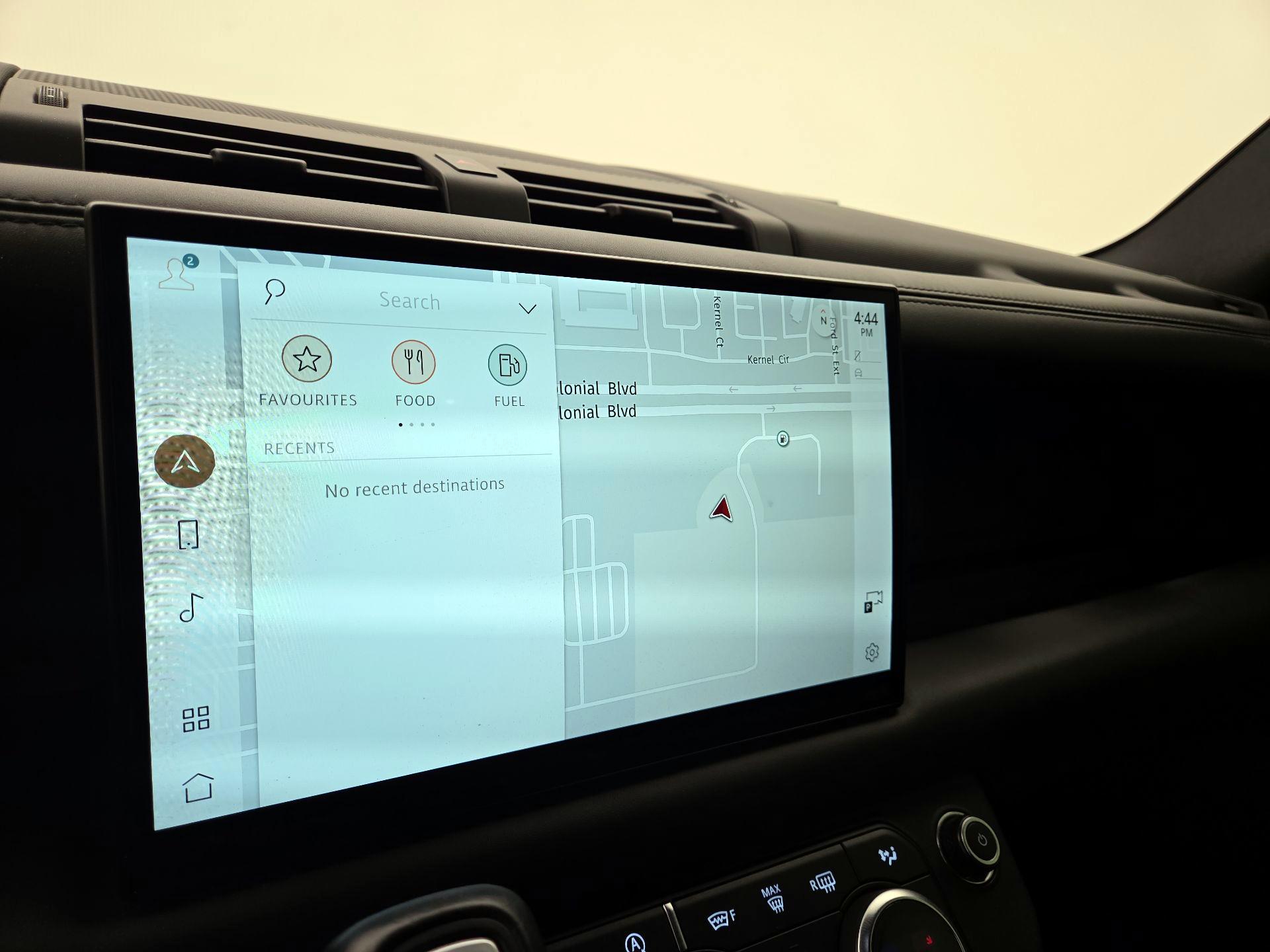 Thumbnail: 2022 Land Rover Defender - 13