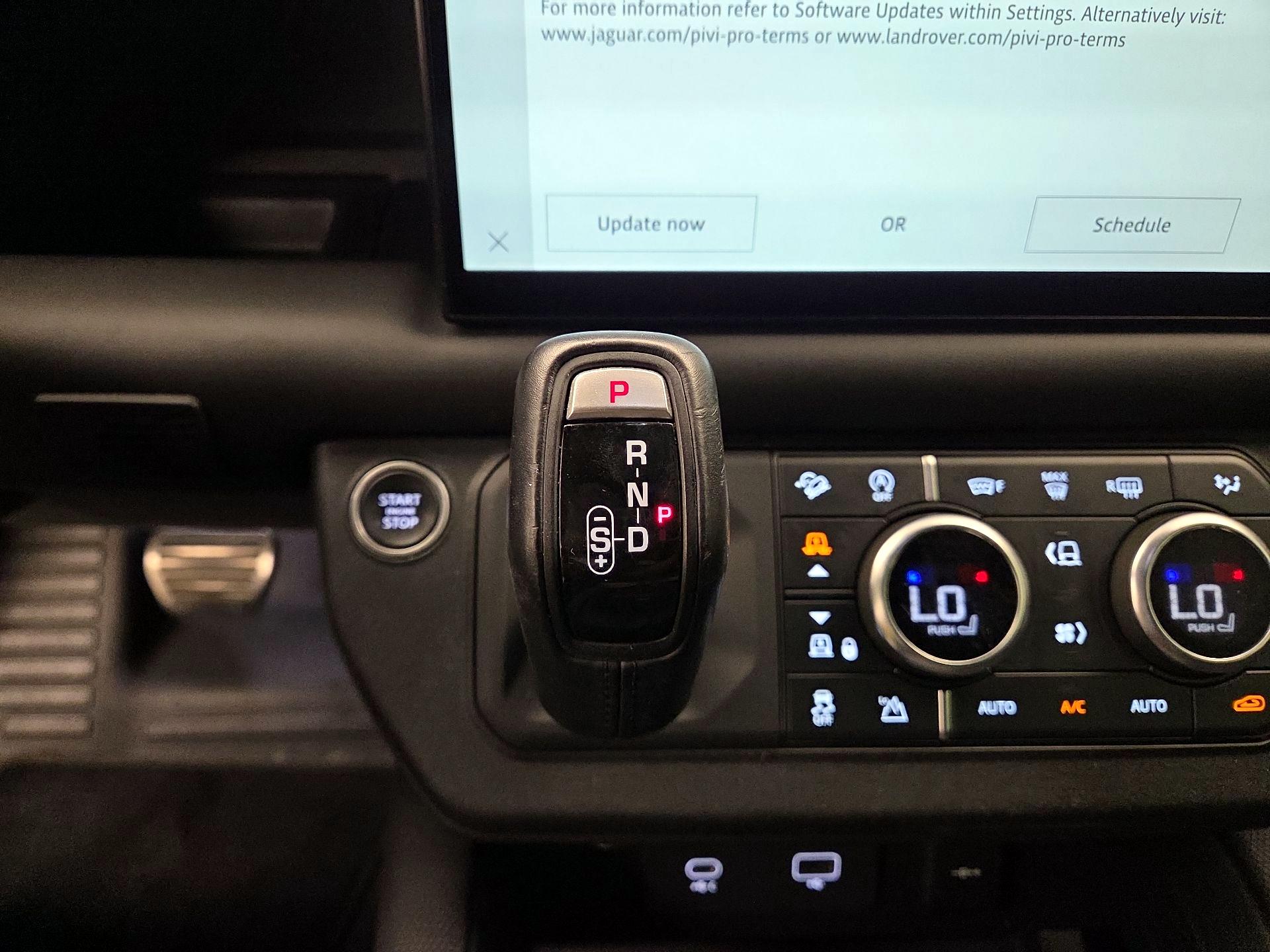Thumbnail: 2022 Land Rover Defender - 17