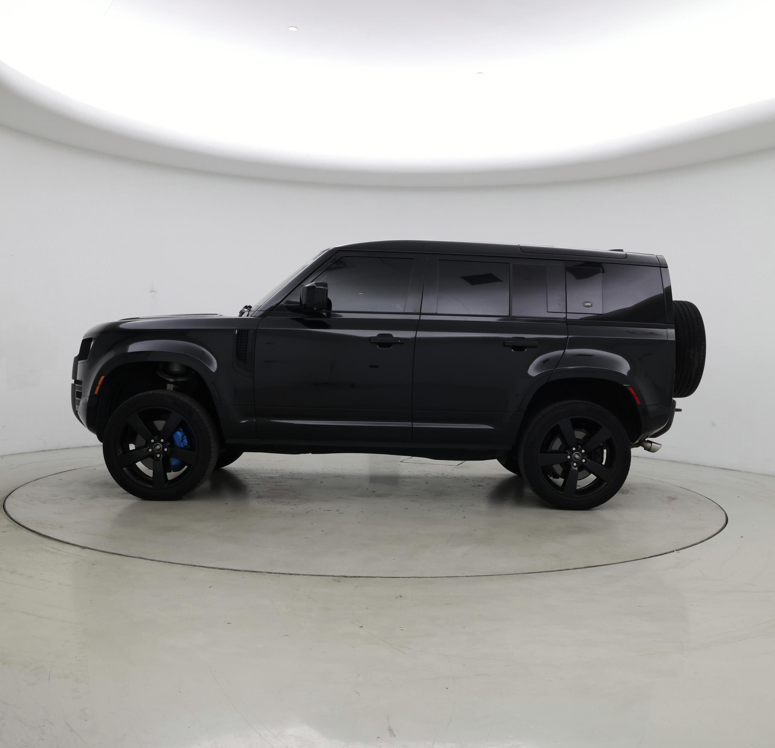 Thumbnail: 2022 Land Rover Defender - 3