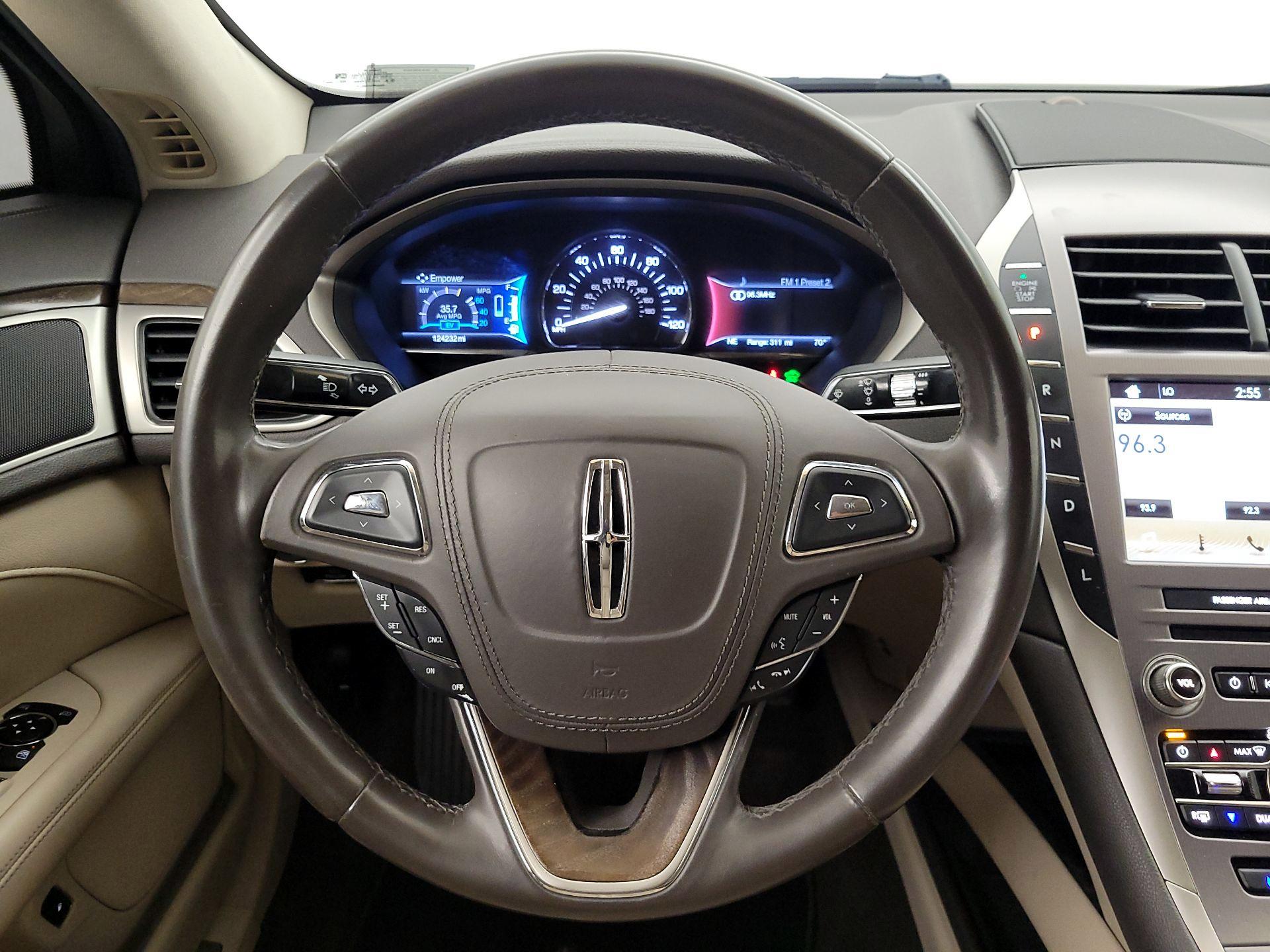 Thumbnail: 2017 Lincoln MKZ - 10