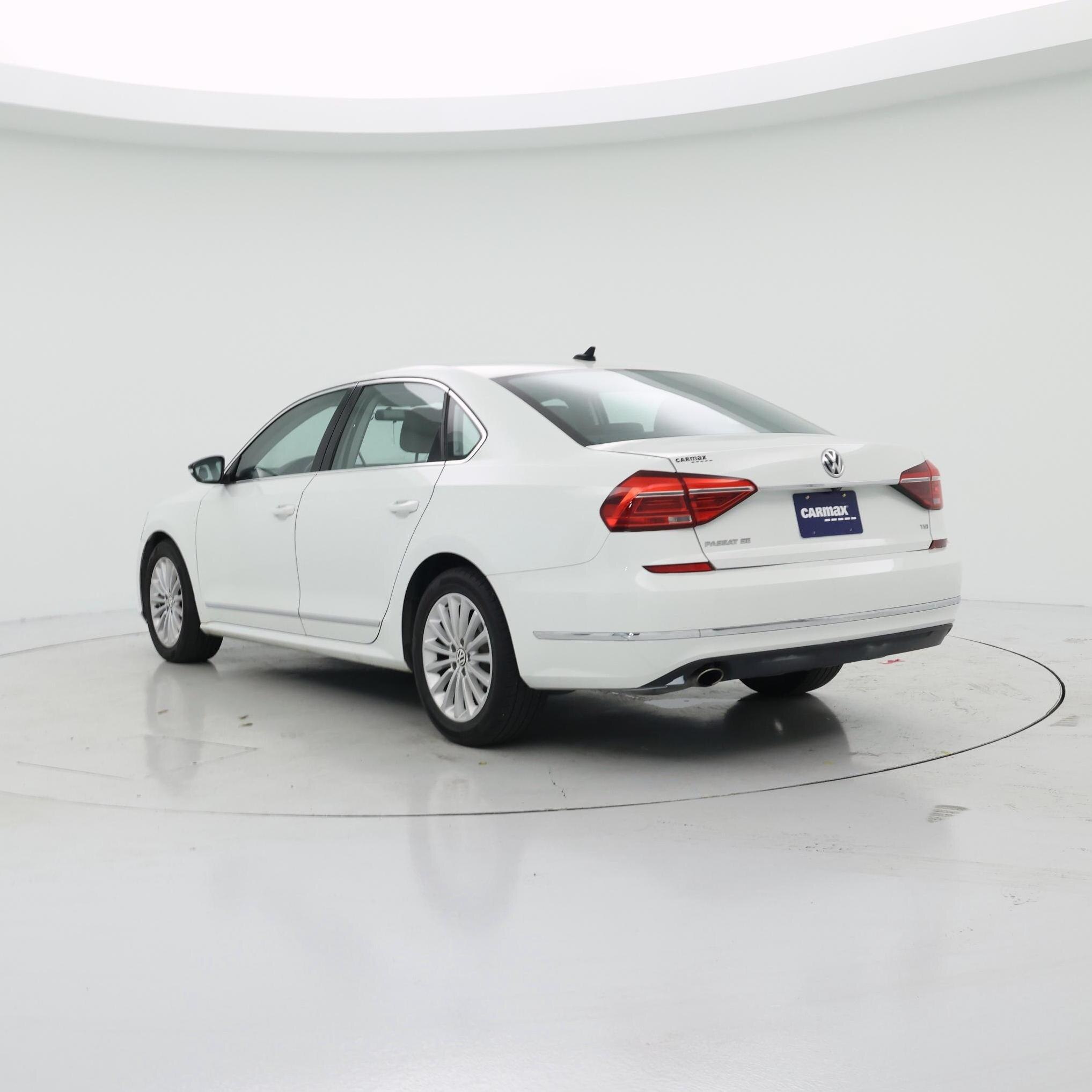 Thumbnail: 2016 Volkswagen Passat - 2