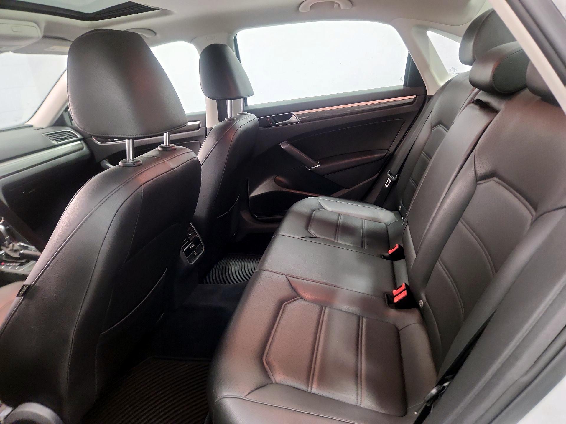 Thumbnail: 2016 Volkswagen Passat - 20