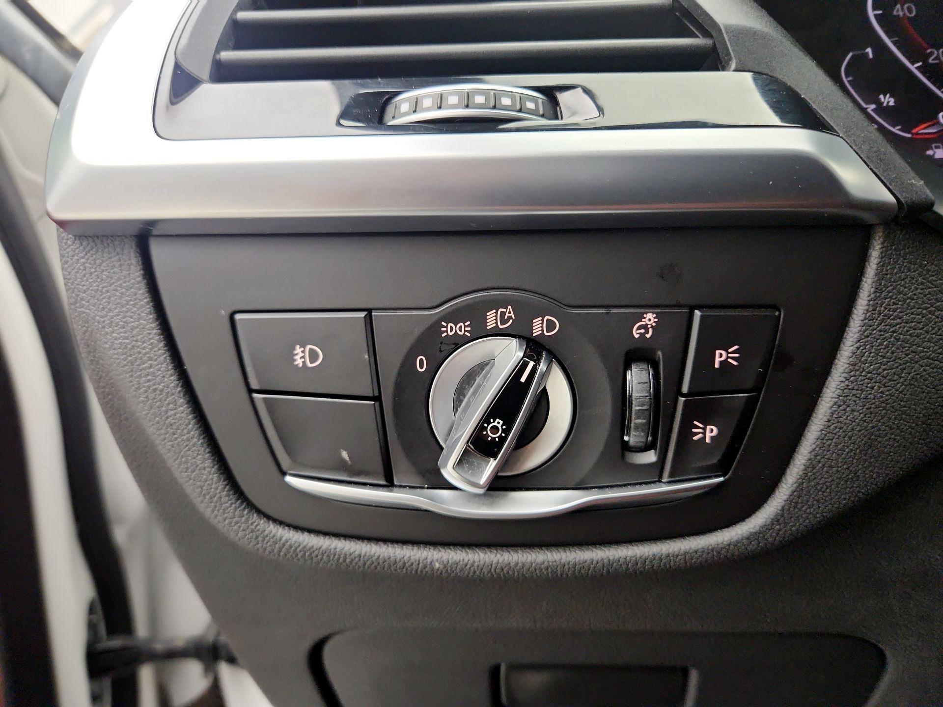 Thumbnail: 2020 BMW X4 - 13
