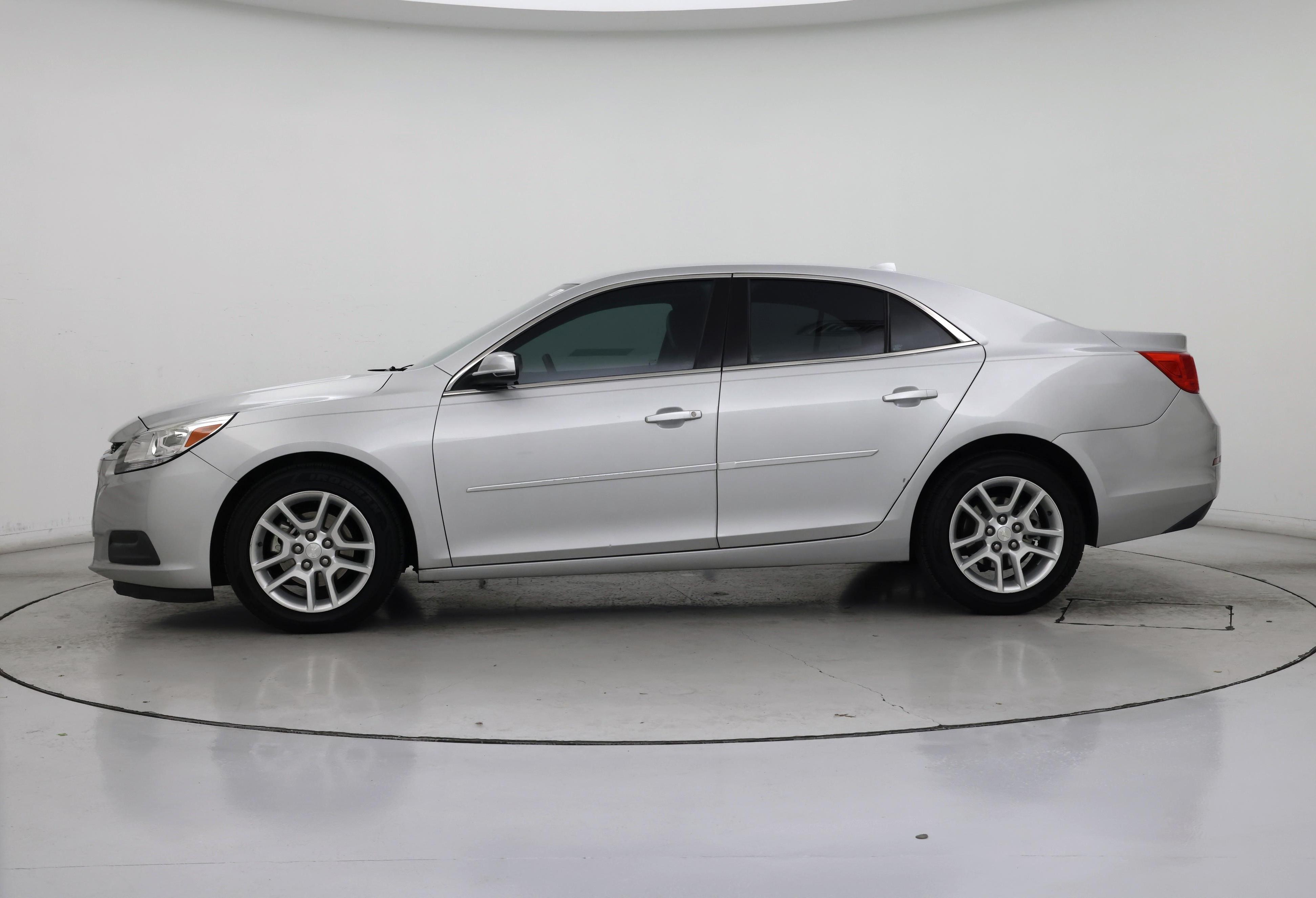 Thumbnail: 2014 Chevrolet Malibu - 3