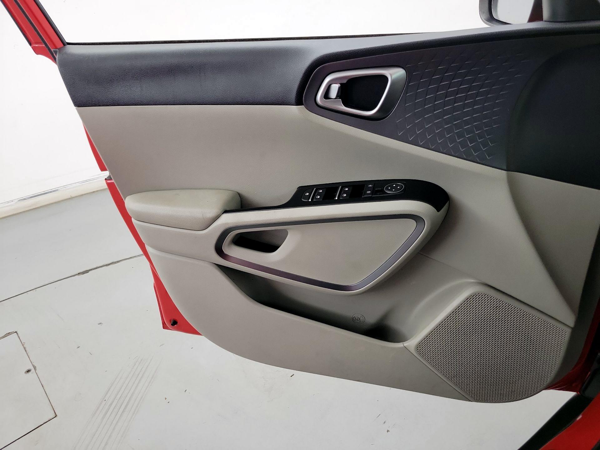 Thumbnail: 2020 Kia Soul - 12