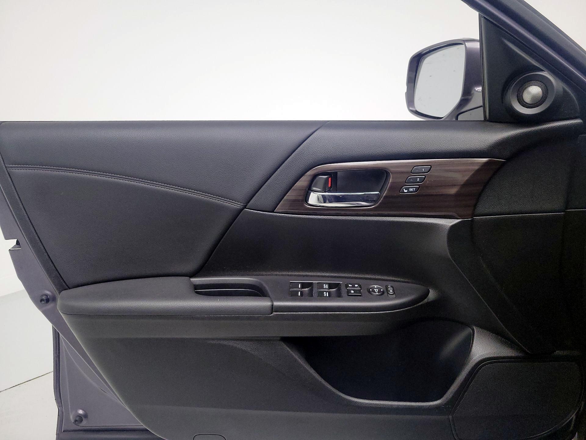 Thumbnail: 2017 Honda Accord - 12