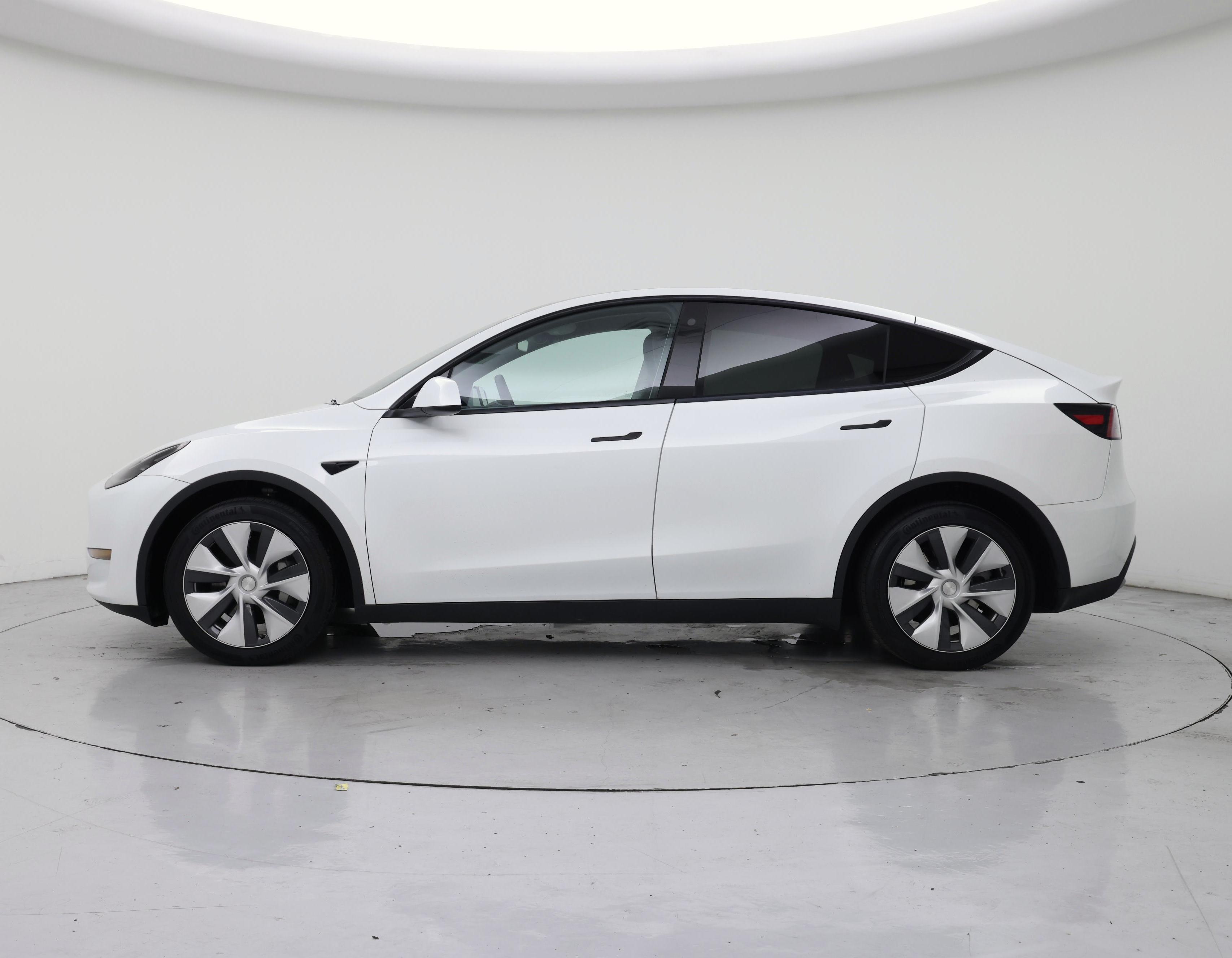 Thumbnail: 2023 Tesla Model Y - 3