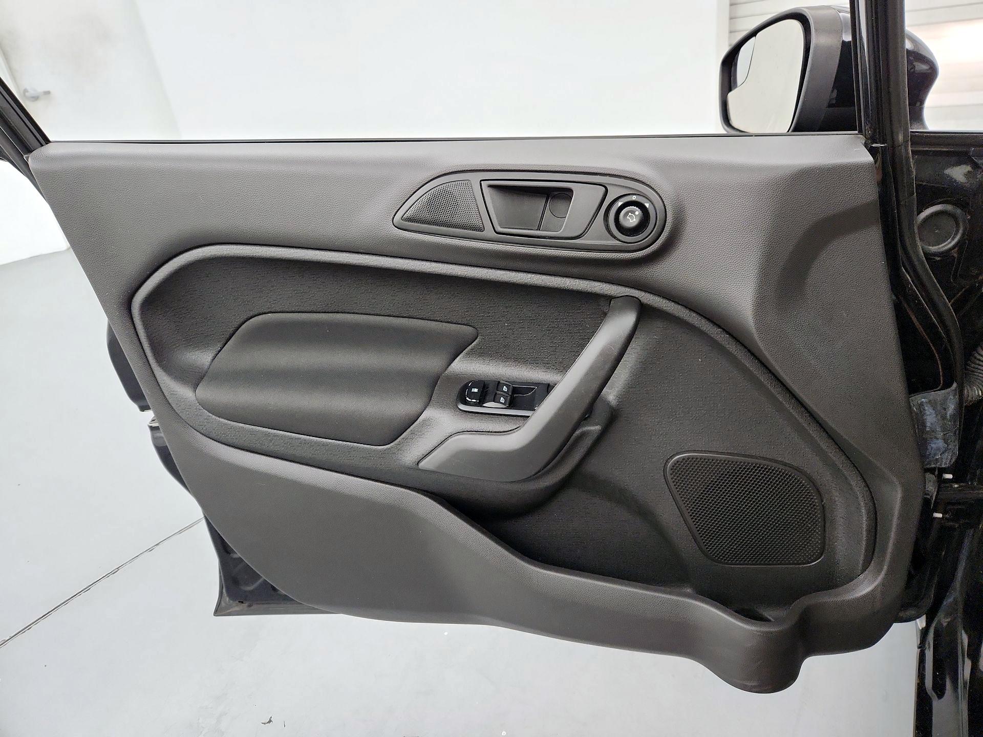 Thumbnail: 2019 Ford Fiesta - 12
