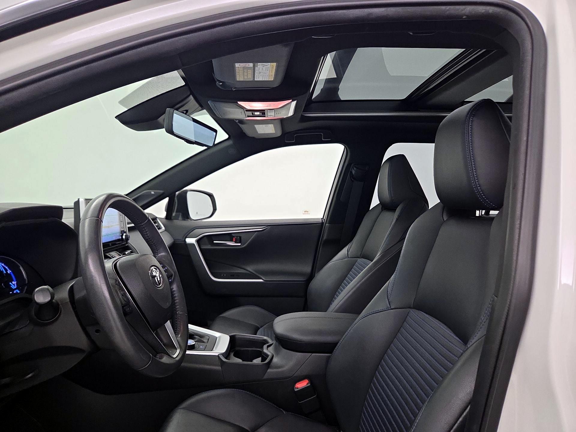 Thumbnail: 2020 Toyota RAV4 - 20
