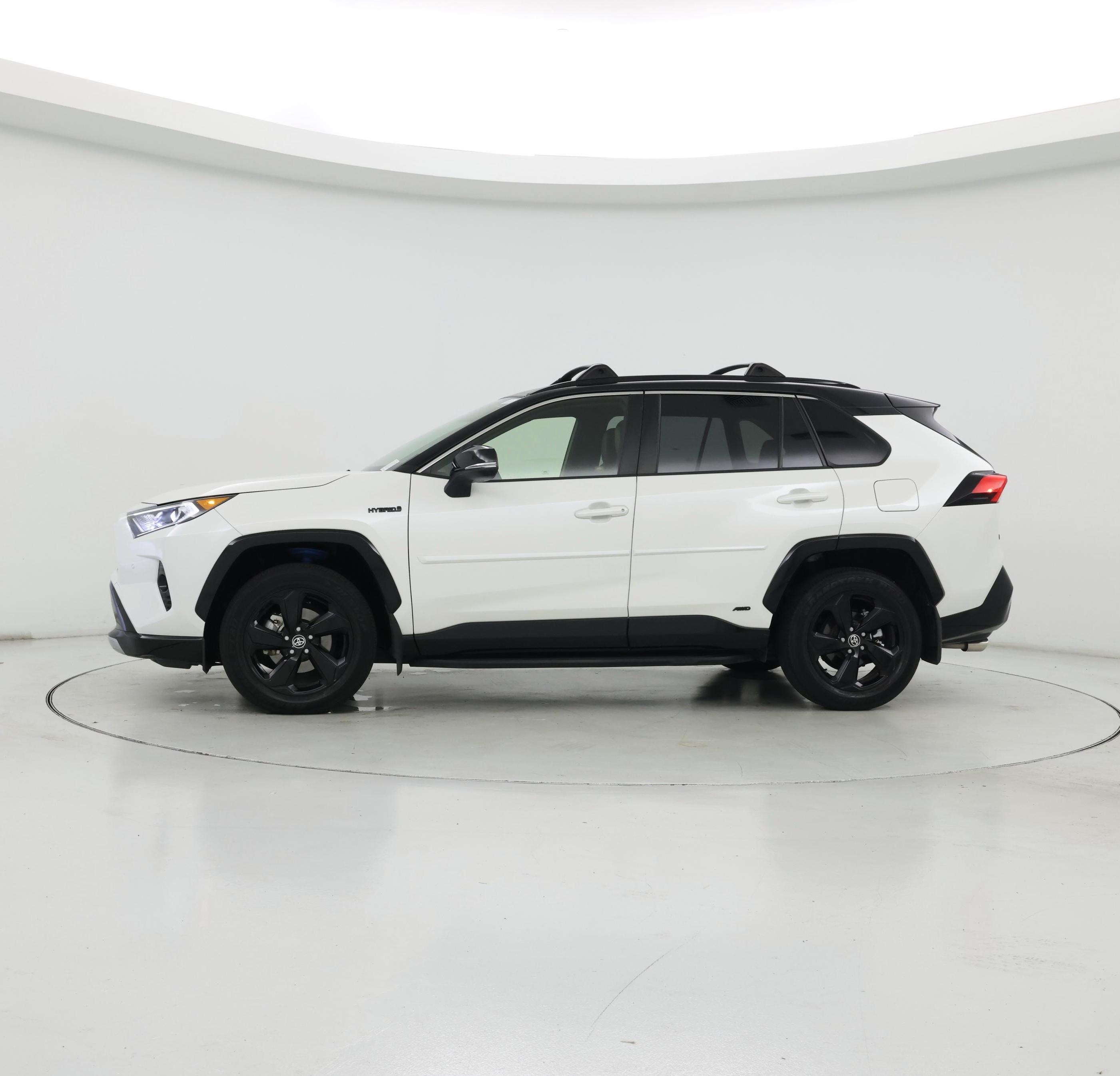 Thumbnail: 2020 Toyota RAV4 - 3