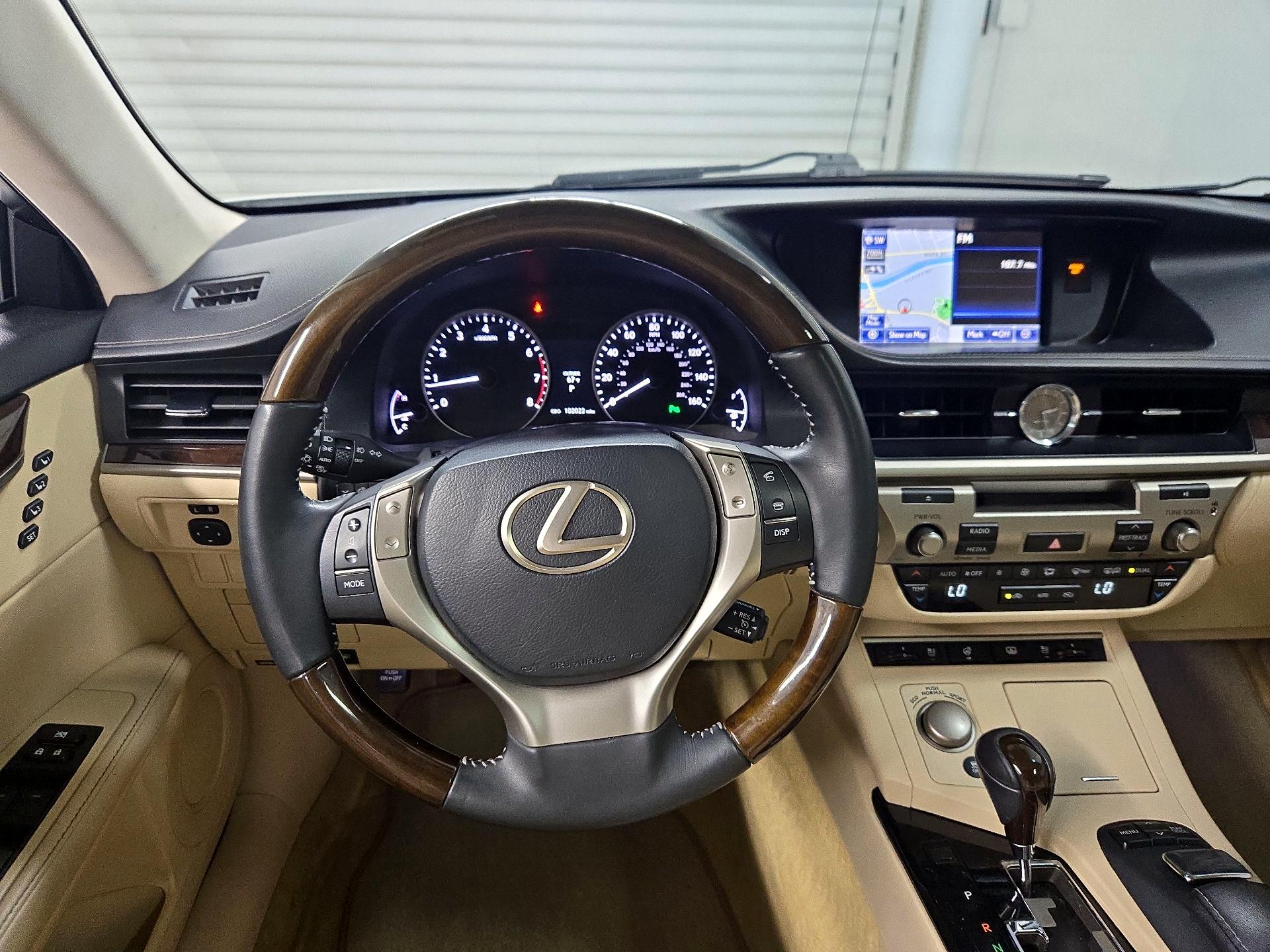 Thumbnail: 2014 Lexus ES - 10