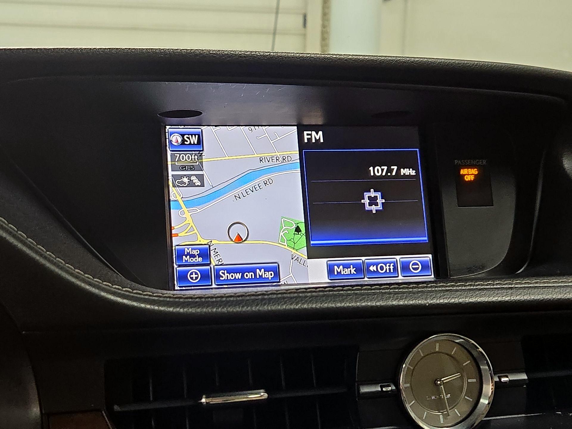 Thumbnail: 2014 Lexus ES - 14