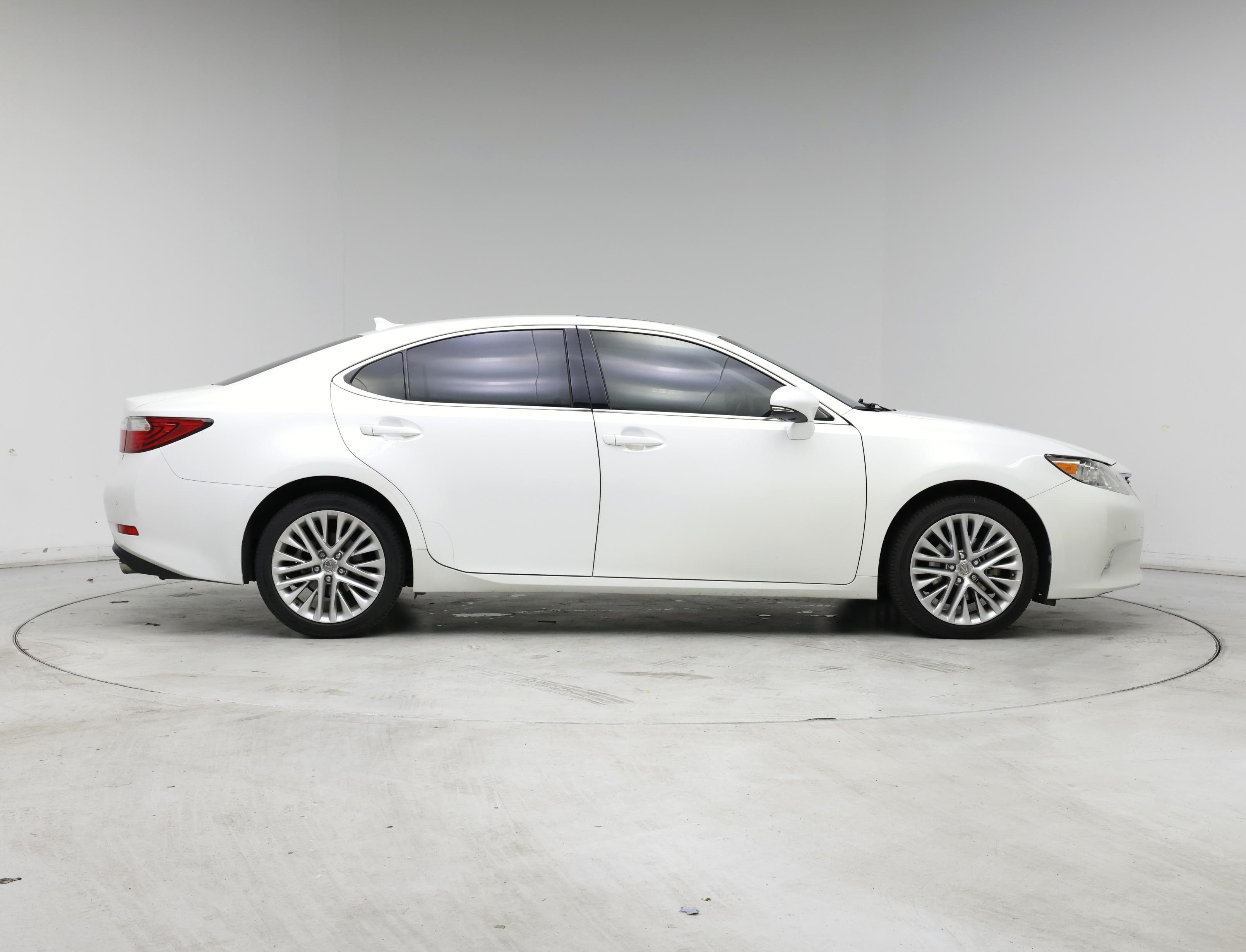 Thumbnail: 2014 Lexus ES - 7