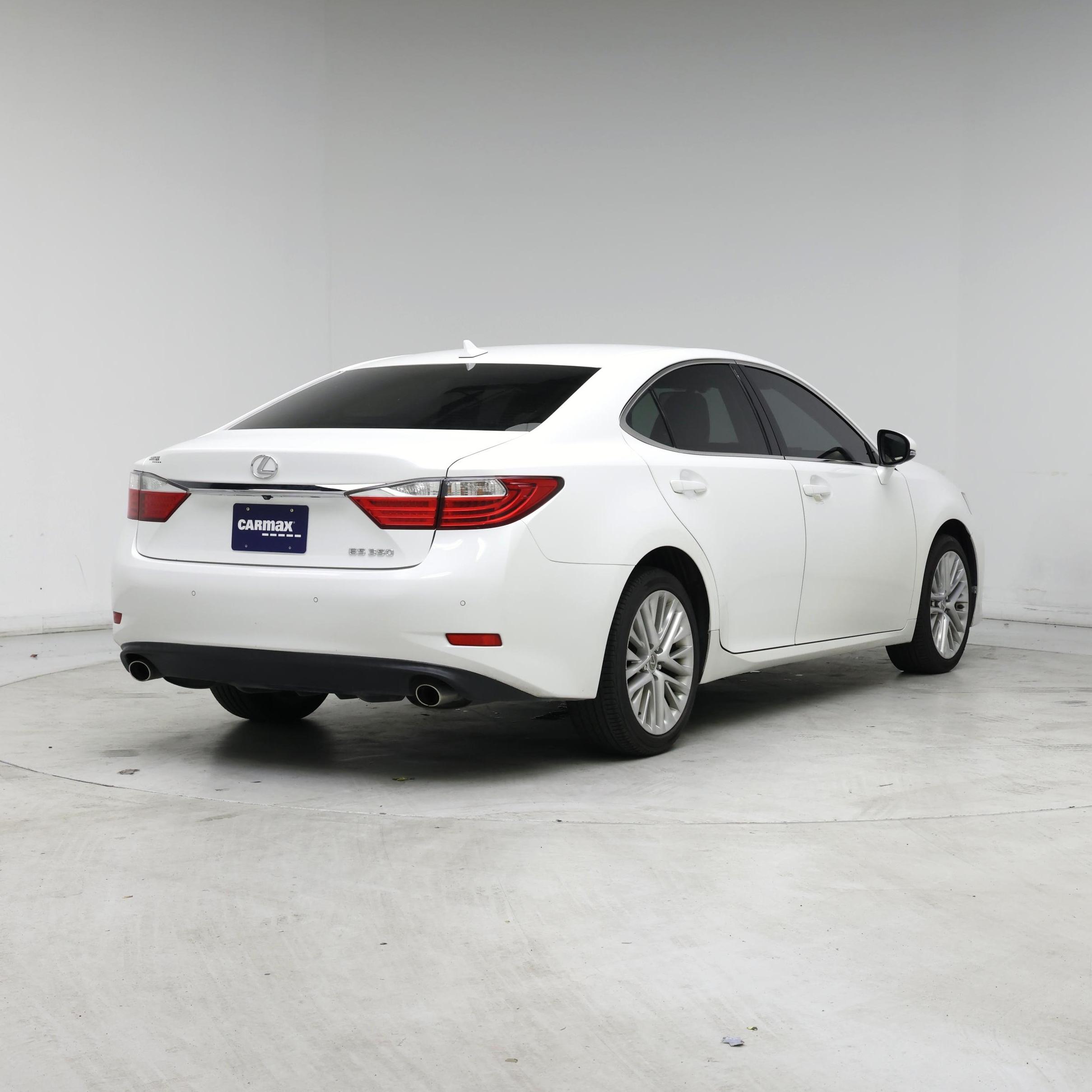 Thumbnail: 2014 Lexus ES - 8
