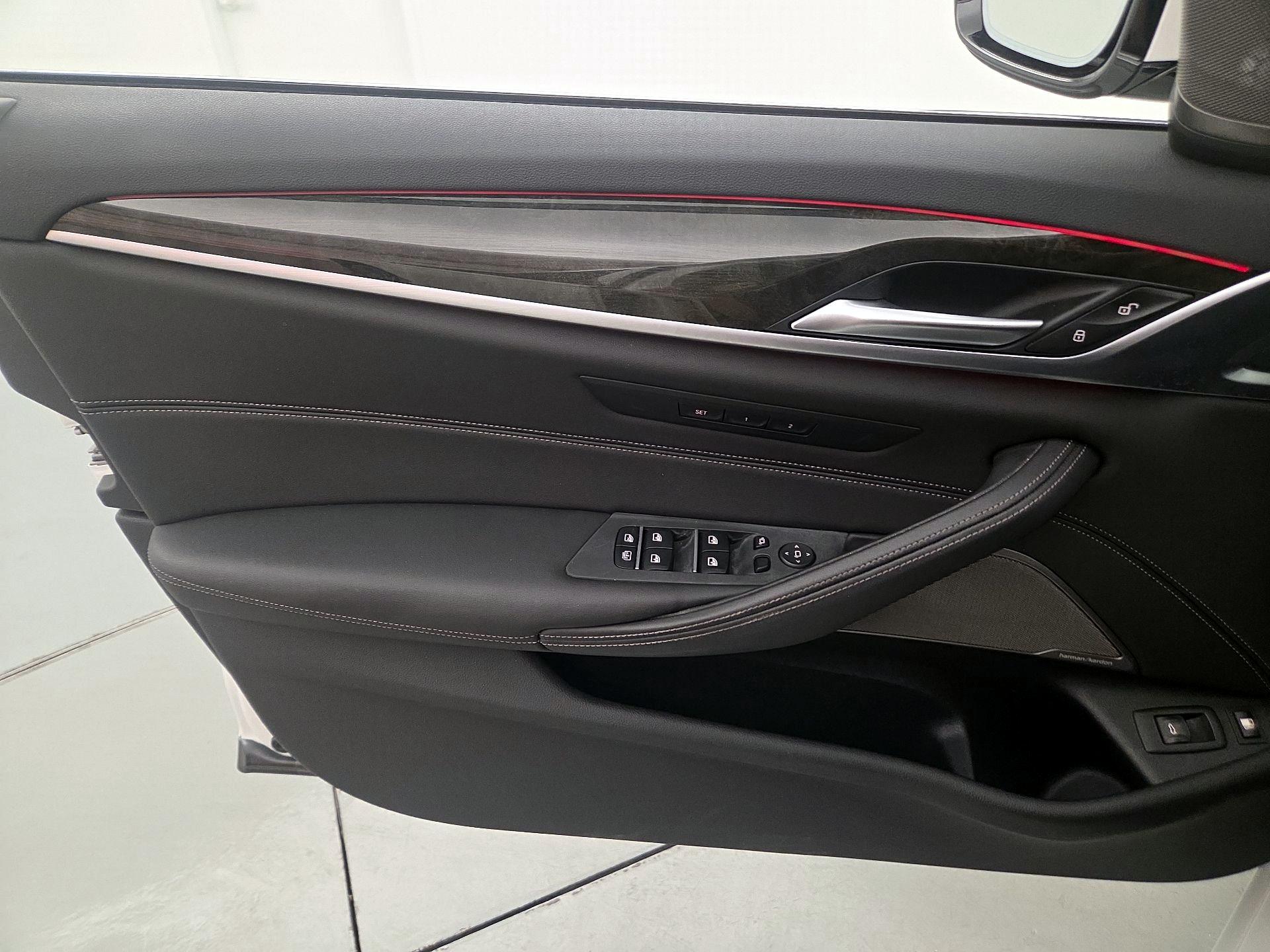 Thumbnail: 2021 BMW 5 Series - 12