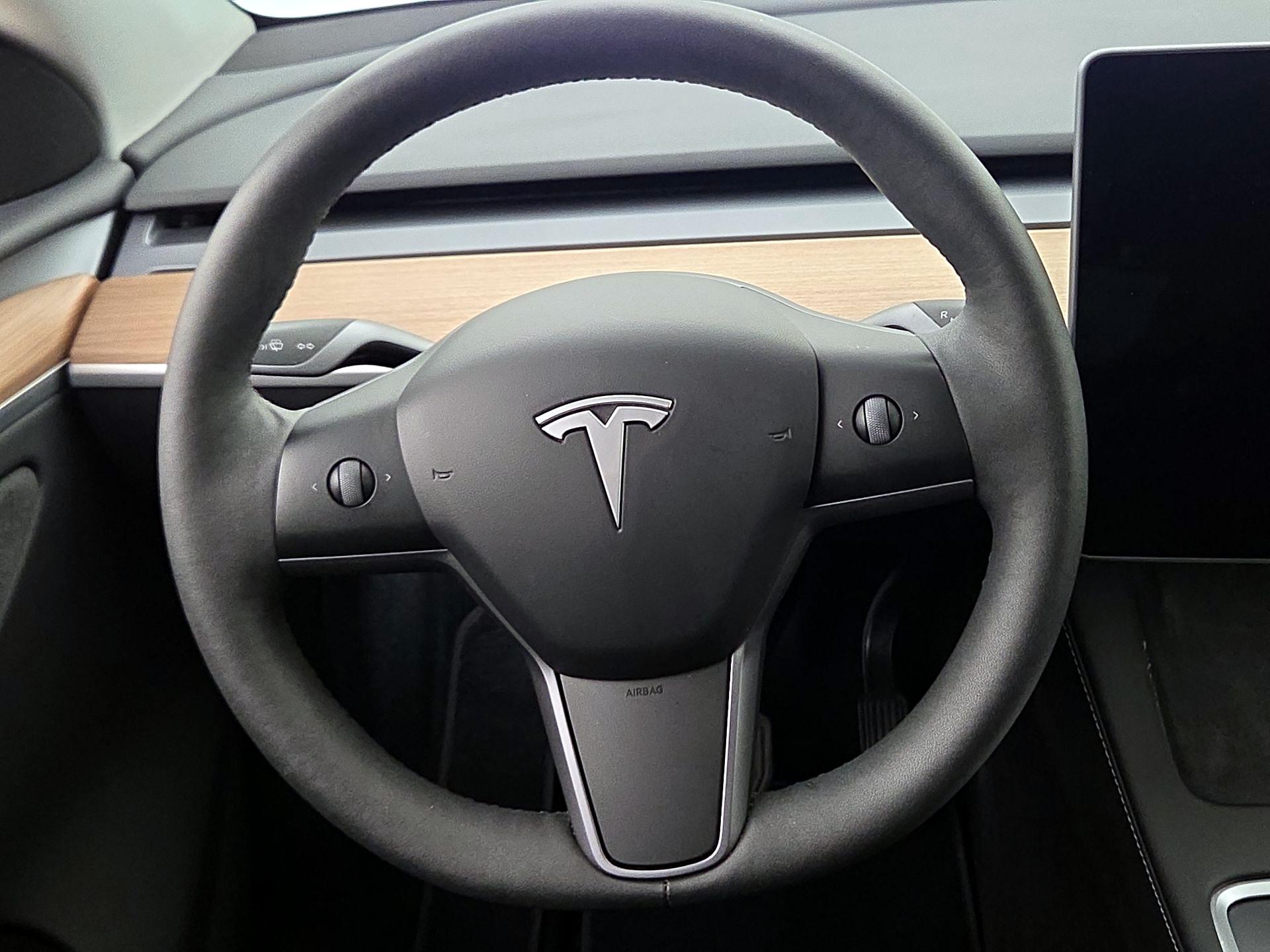 Thumbnail: 2024 Tesla Model Y - 10