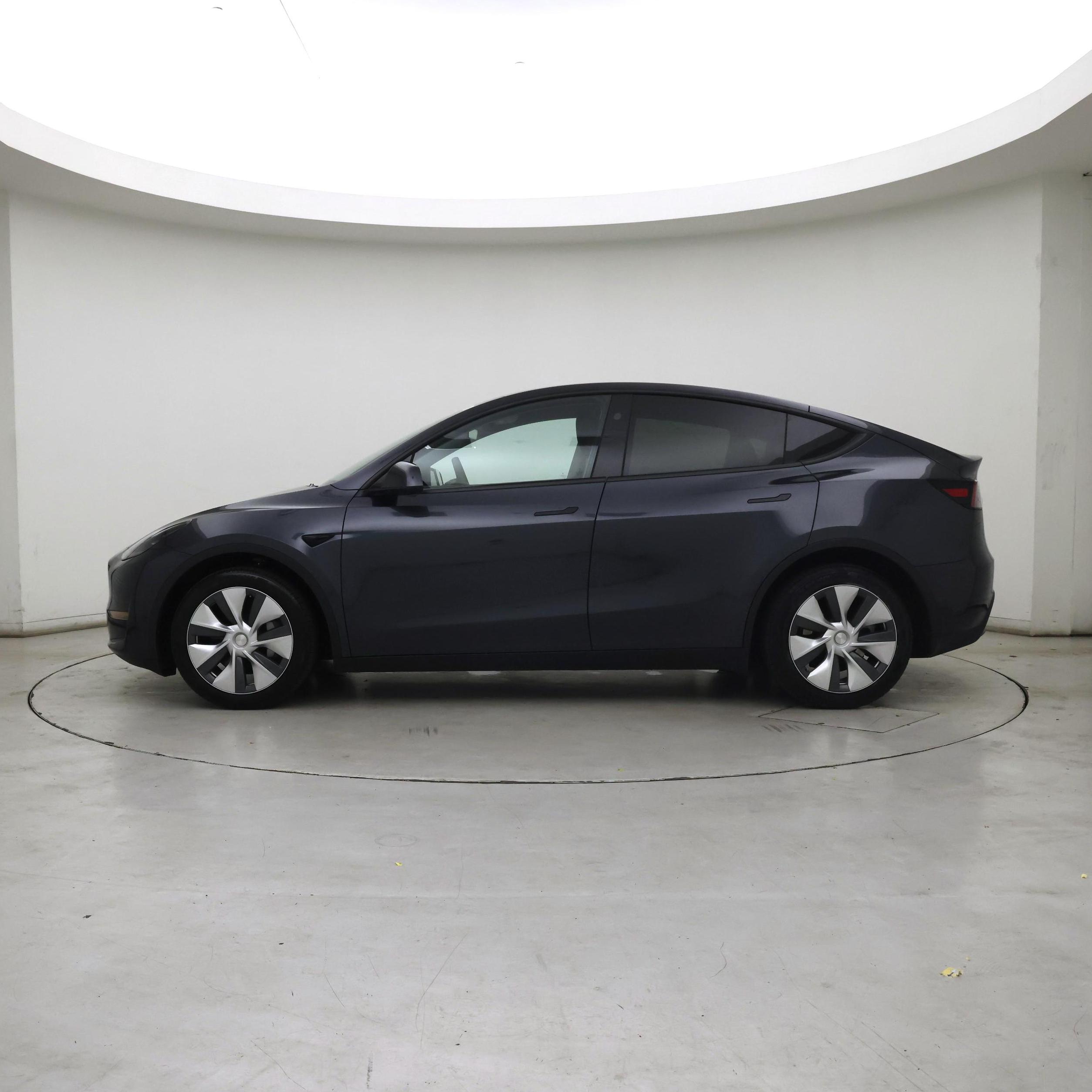 Thumbnail: 2024 Tesla Model Y - 3