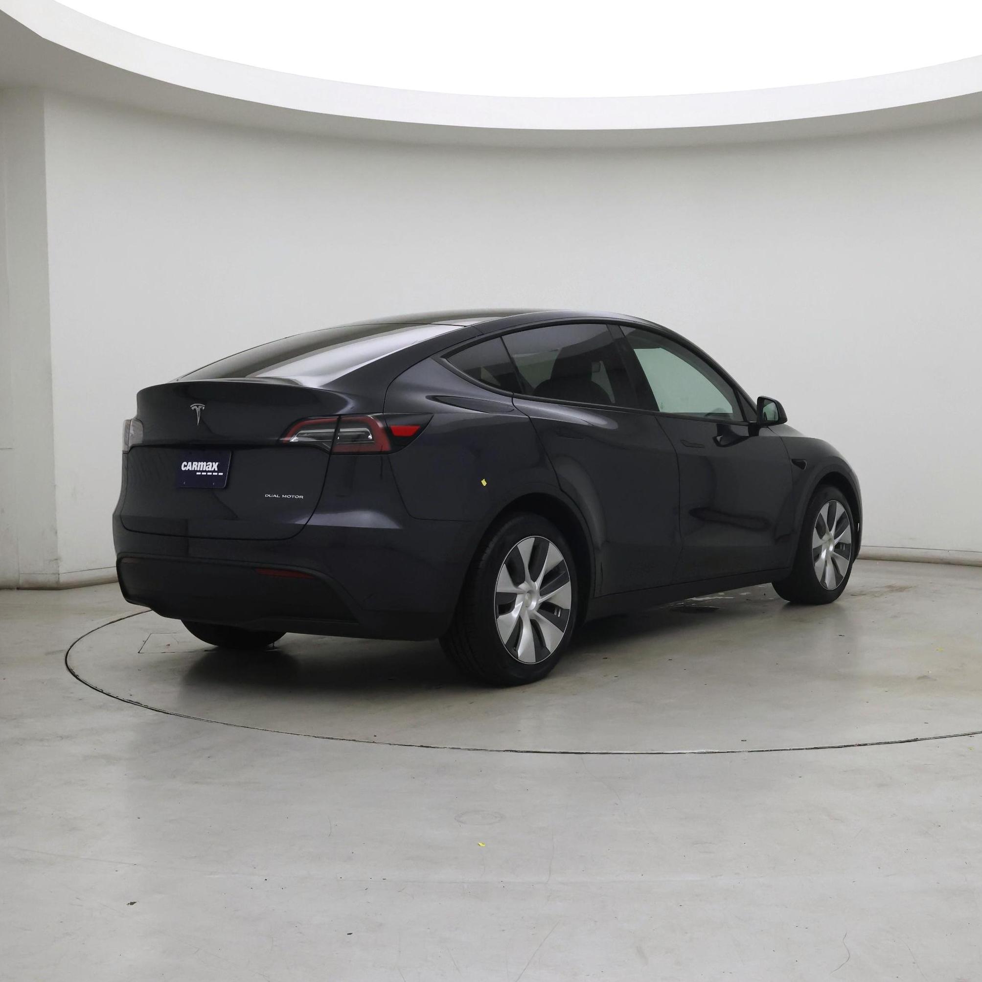 Thumbnail: 2024 Tesla Model Y - 8